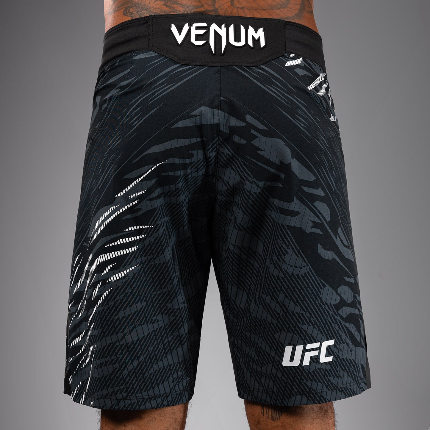 Шорты UFC Fusion by Venum Authentic Fight Night для мужчин - Длинный крой - Black