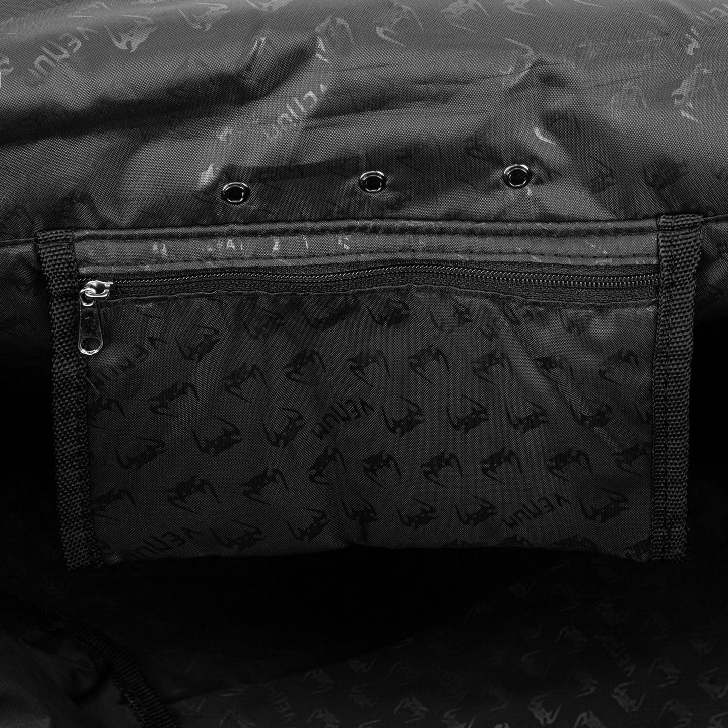 Спортивная сумка Venum Trainer Lite Evo (48 л) – Чёрный/Красный