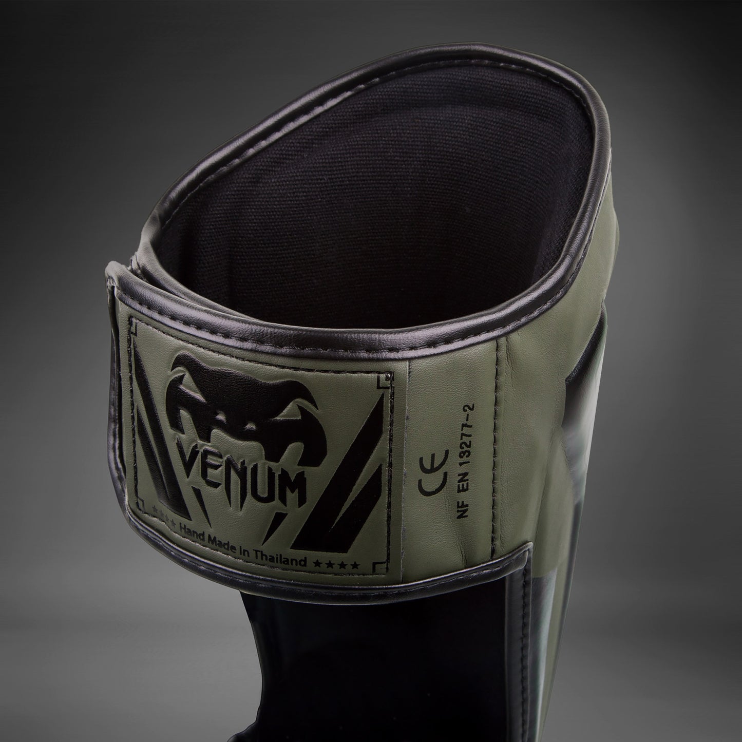 ЩИТКИ VENUM ELITE STANDUP - ХАКИ/ЧЕРНЫЙ