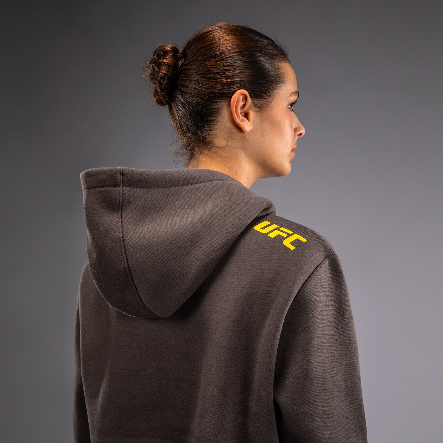 Толстовка UFC Fusion by Venum Fight Week с капюшоном для женщин - Solid Earthen Brown