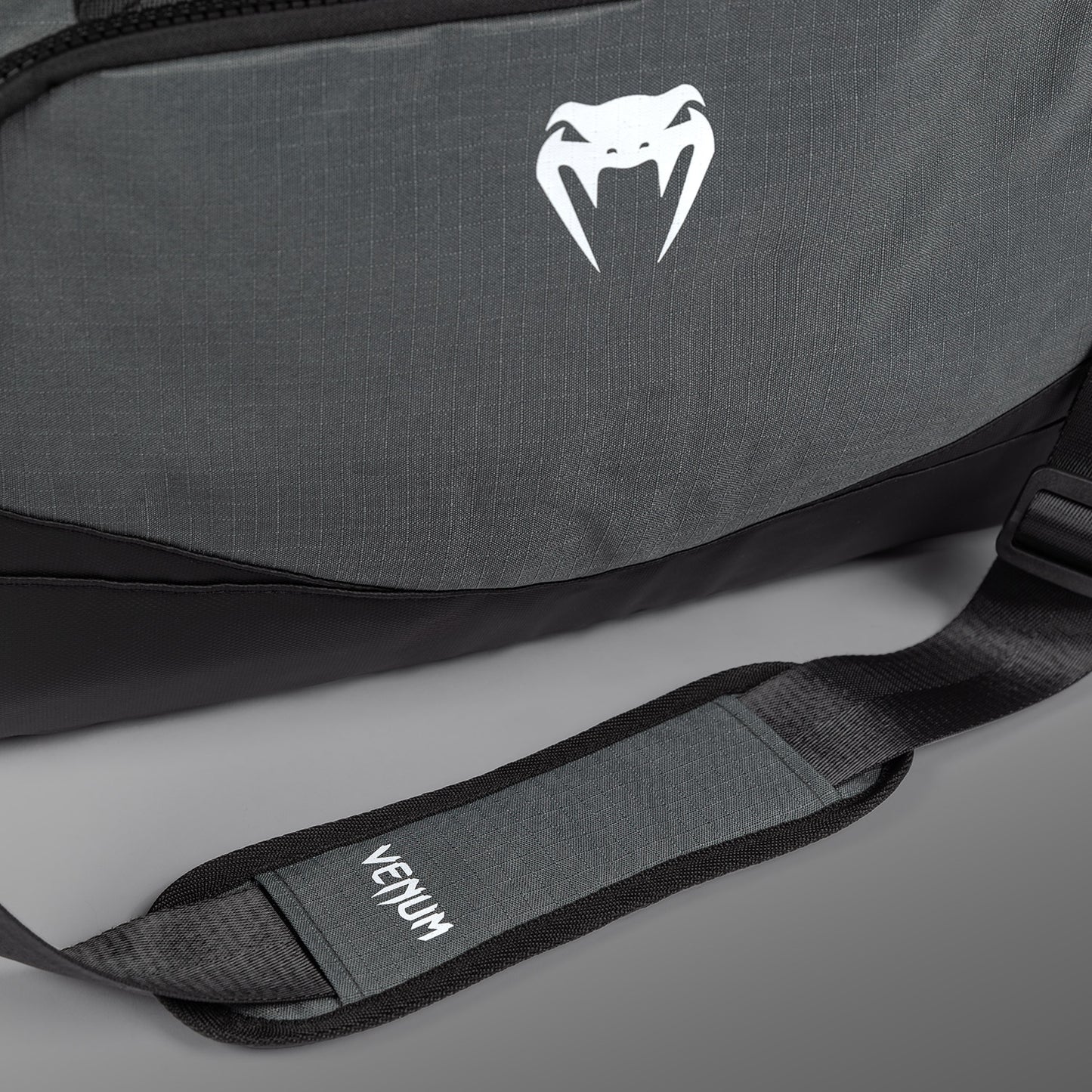 Спортивная сумка Venum Evo 2 XTrem Ripstop (55-63 л) – Грозовой серый