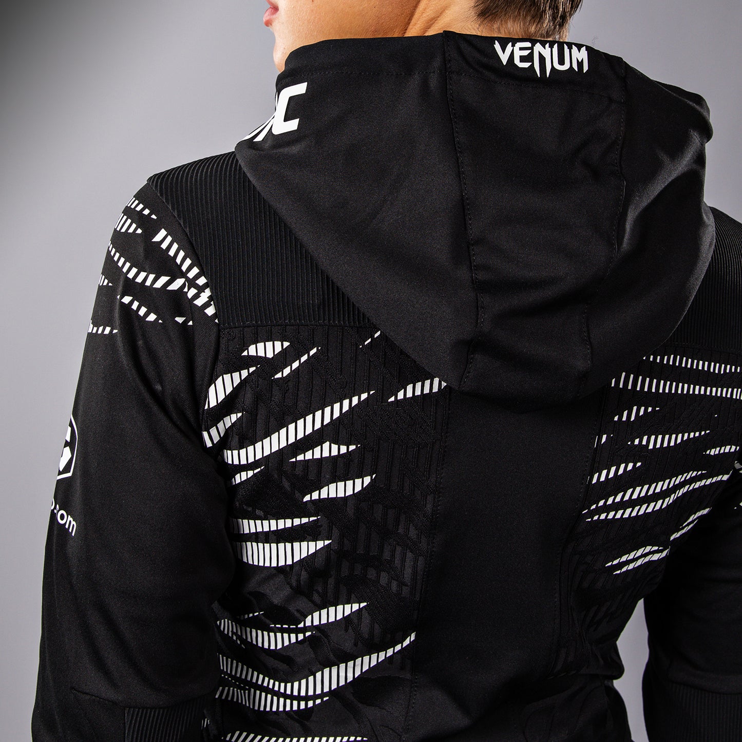 Толстовка UFC Fusion by Venum Authentic Fight Night с капюшоном для женщин - Black