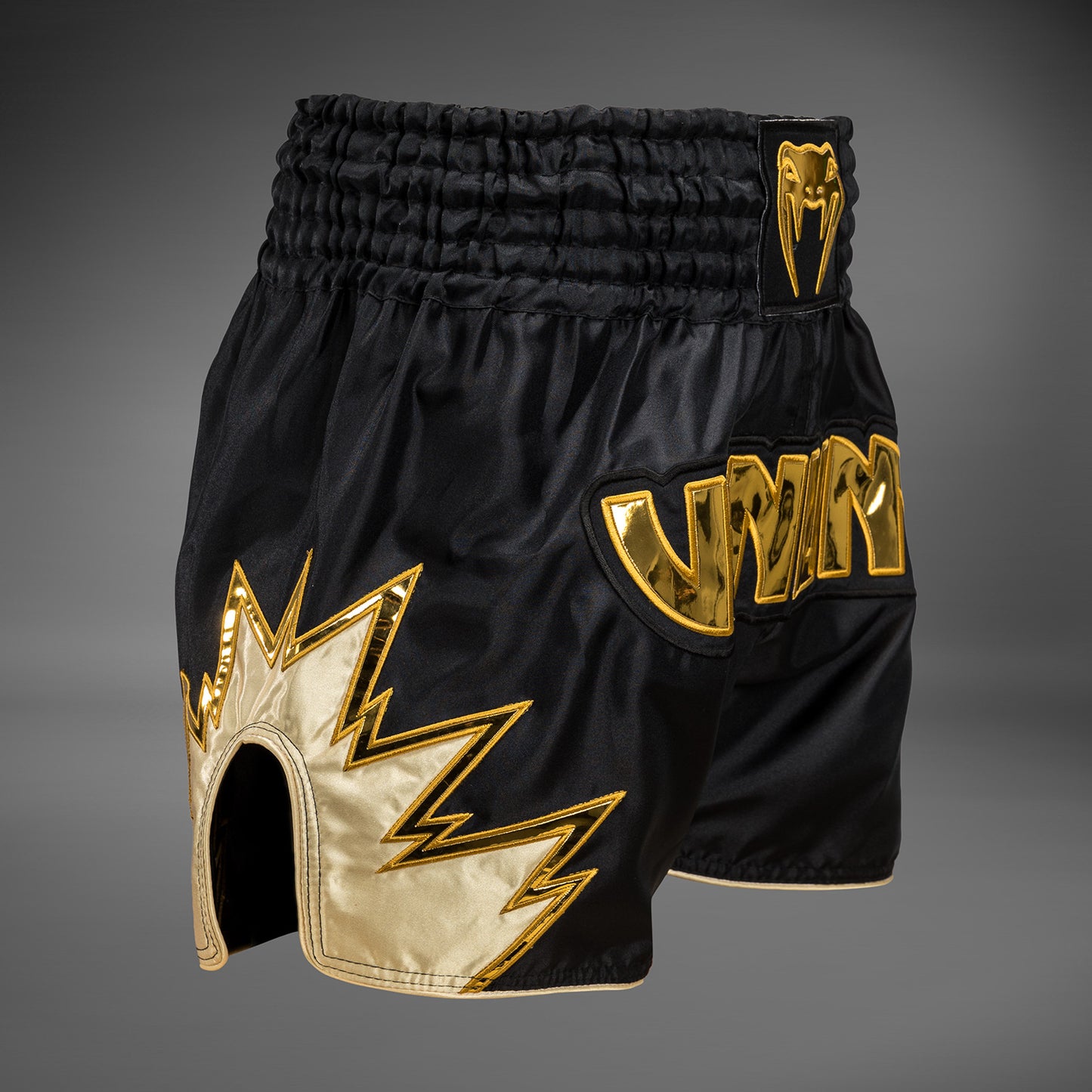 Шорты Venum Inferno Muay Thai - Черные/Золотые