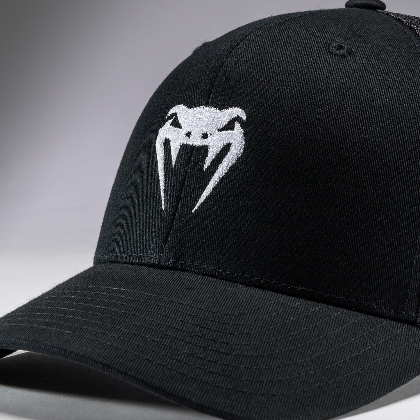 Кепка Venum Trucker Cap - черный