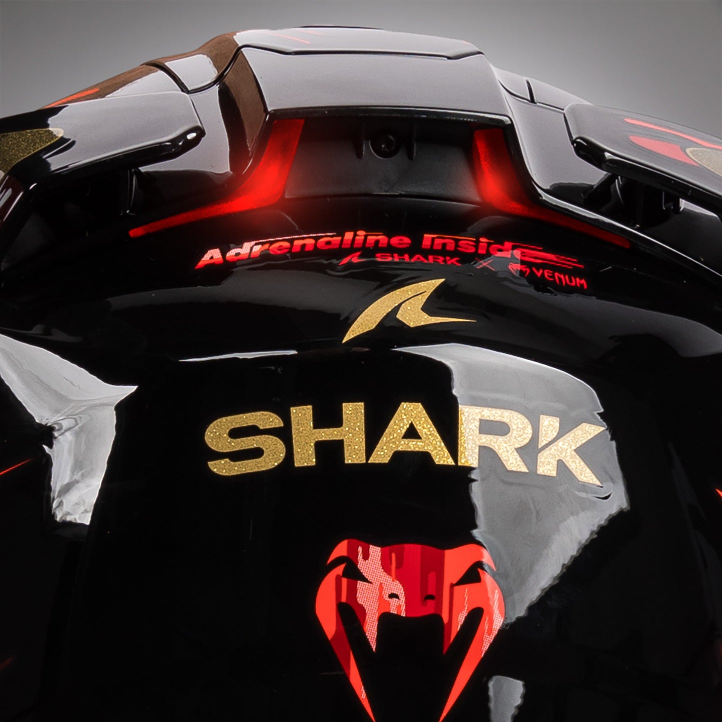 Venum x Shark SKWAL i3 JET Мотоциклетный шлем - красный/золотой