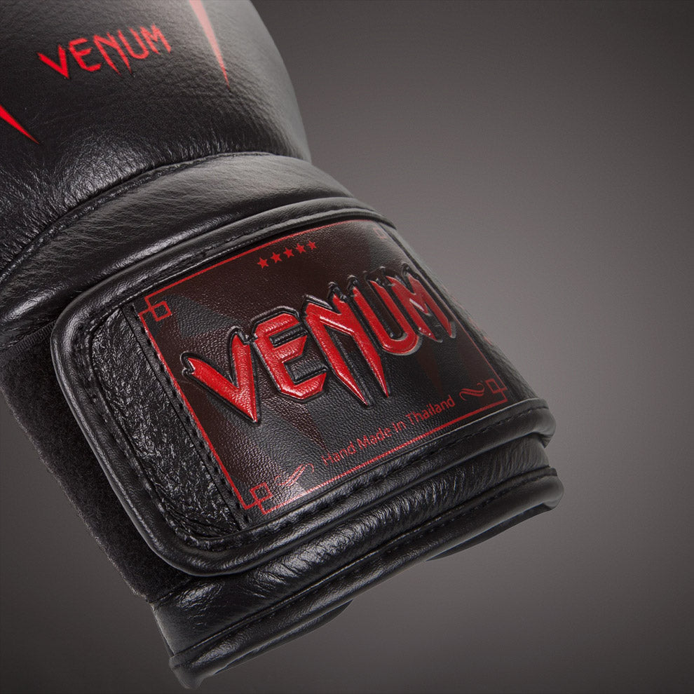 БОКСЕРСКИЕ ПЕРЧАТКИ VENUM GIANT 3.0 - Черный Дяьвол