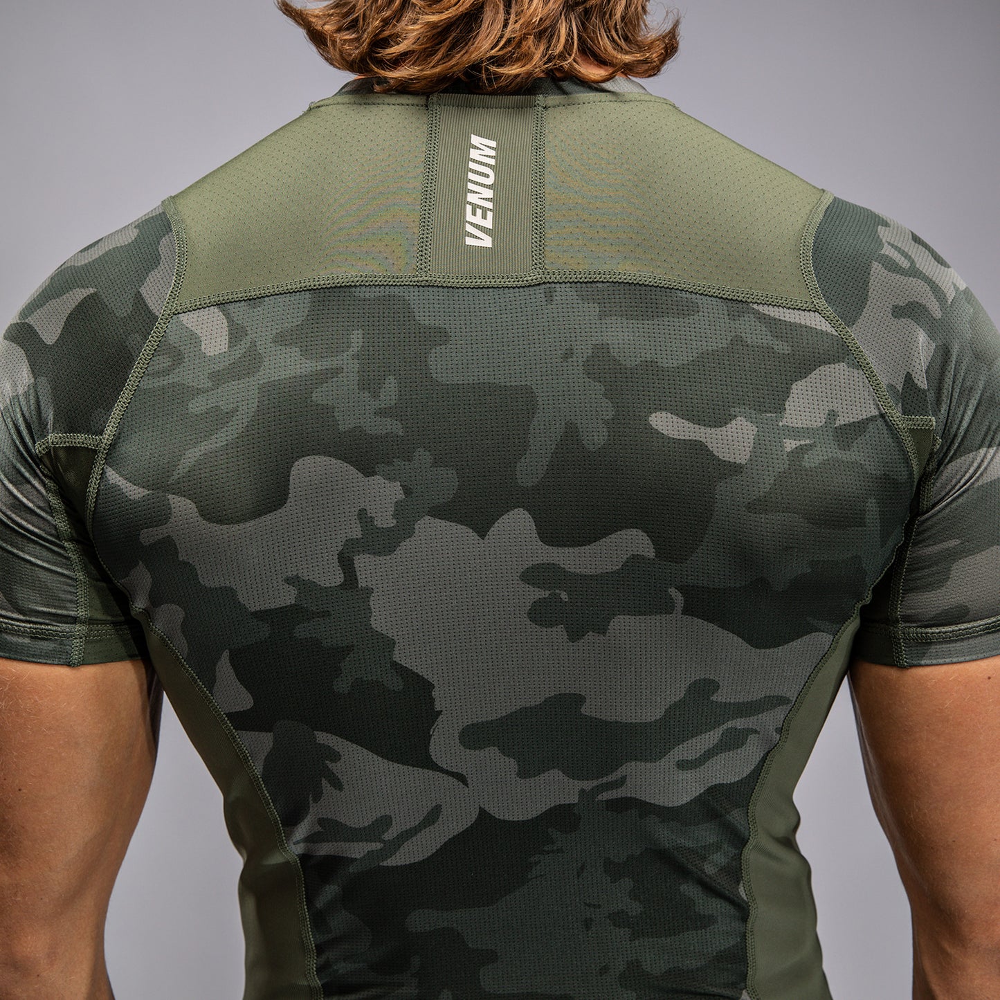 Короткий рукав Rashguard для мужчин Venum G-Fit Air - Военный камуфляж