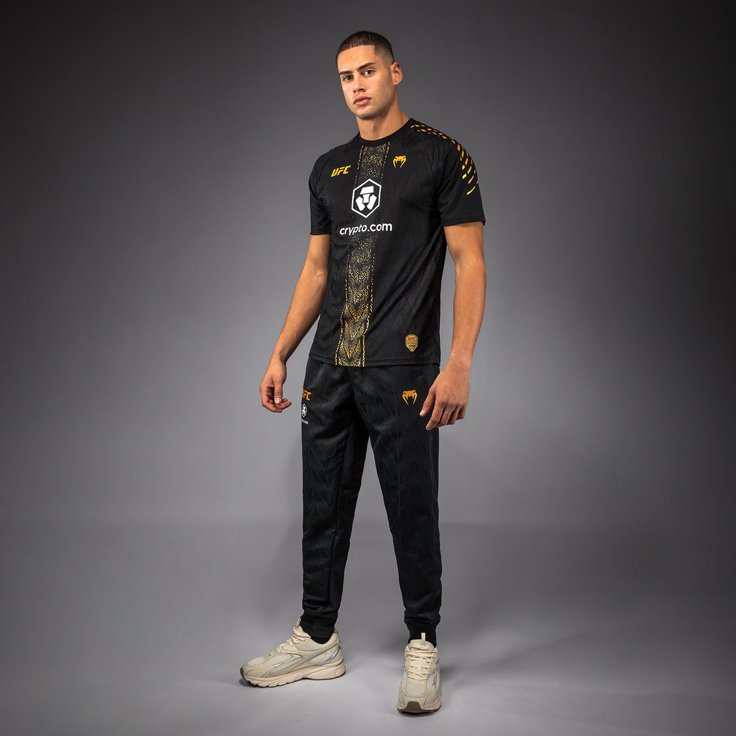 Официальная выходная футболка UFC Zenith by Venum Authentic Fight Night Мужская - Чемпион