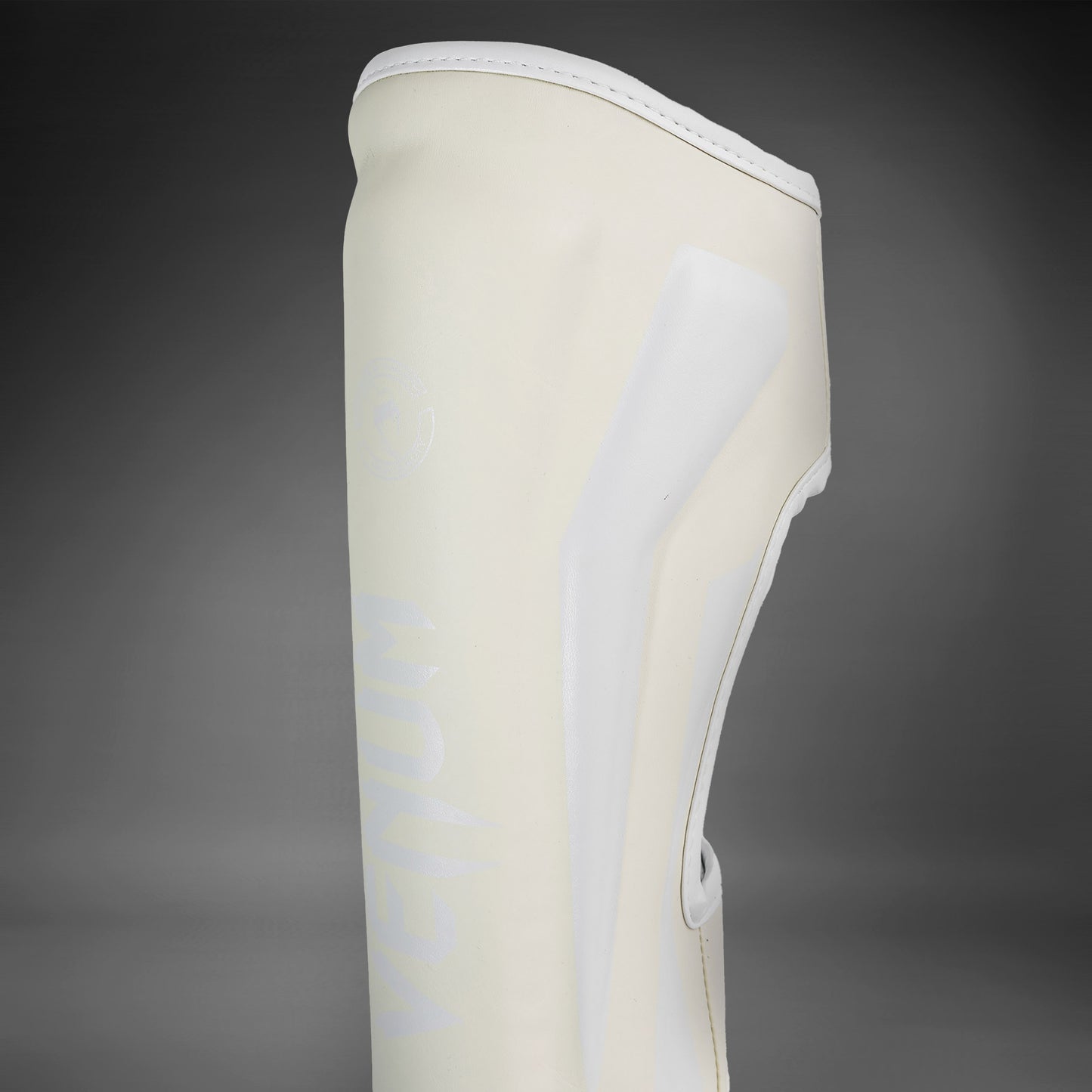 ЩИТКИ VENUM ELITE STANDUP - Белый