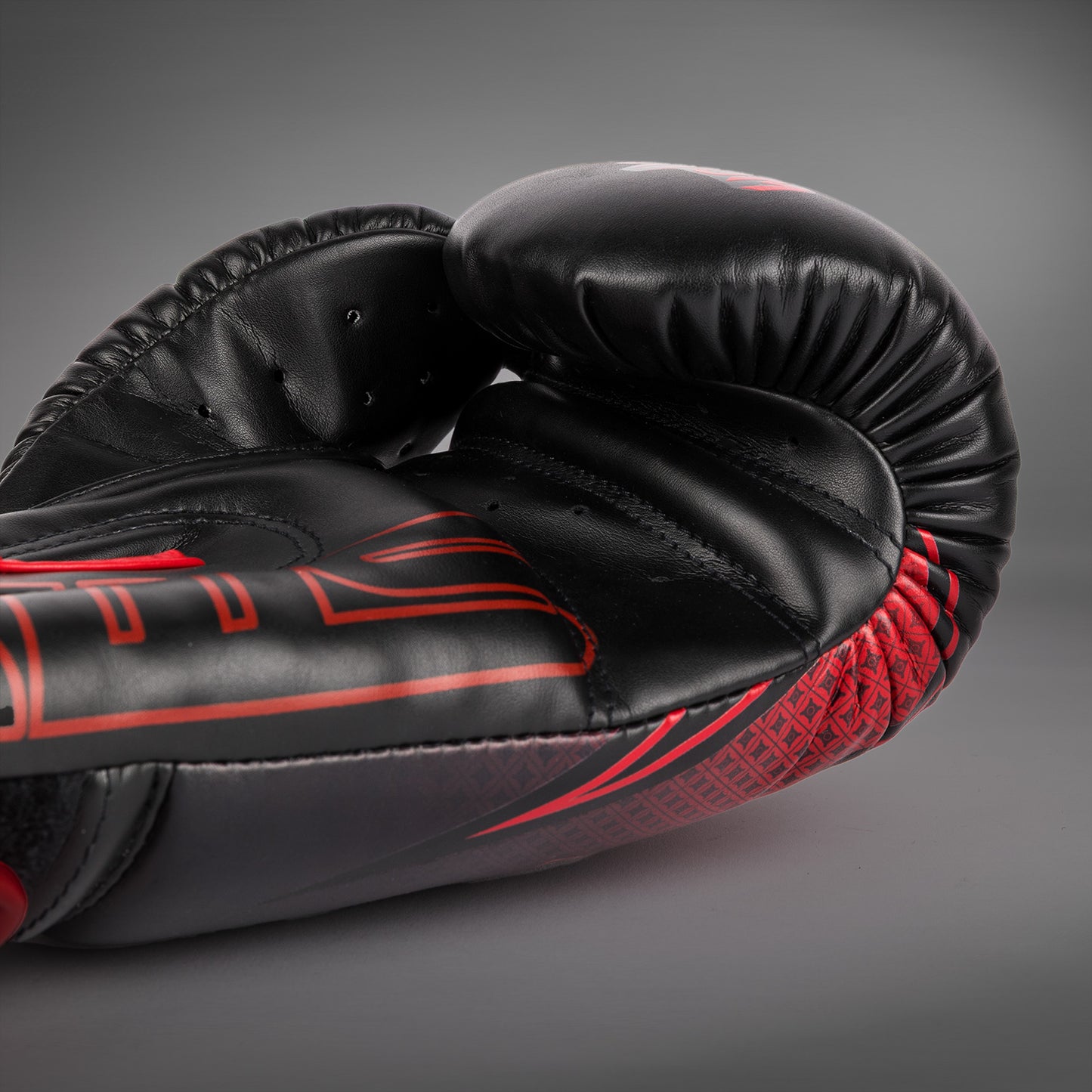 Боксерские перчатки Venum x RWS 2.0 – Чёрный/Красный