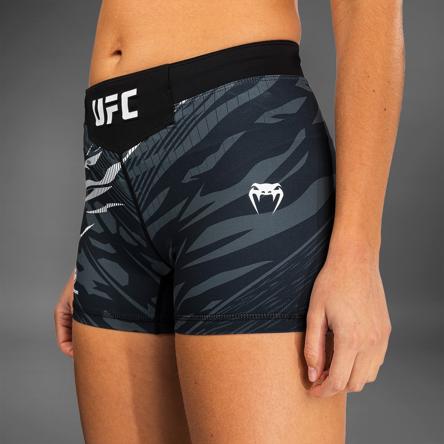 Шорты Vale Tudo UFC Fusion by Venum Authentic Fight Night для женщин - Короткий крой - Black