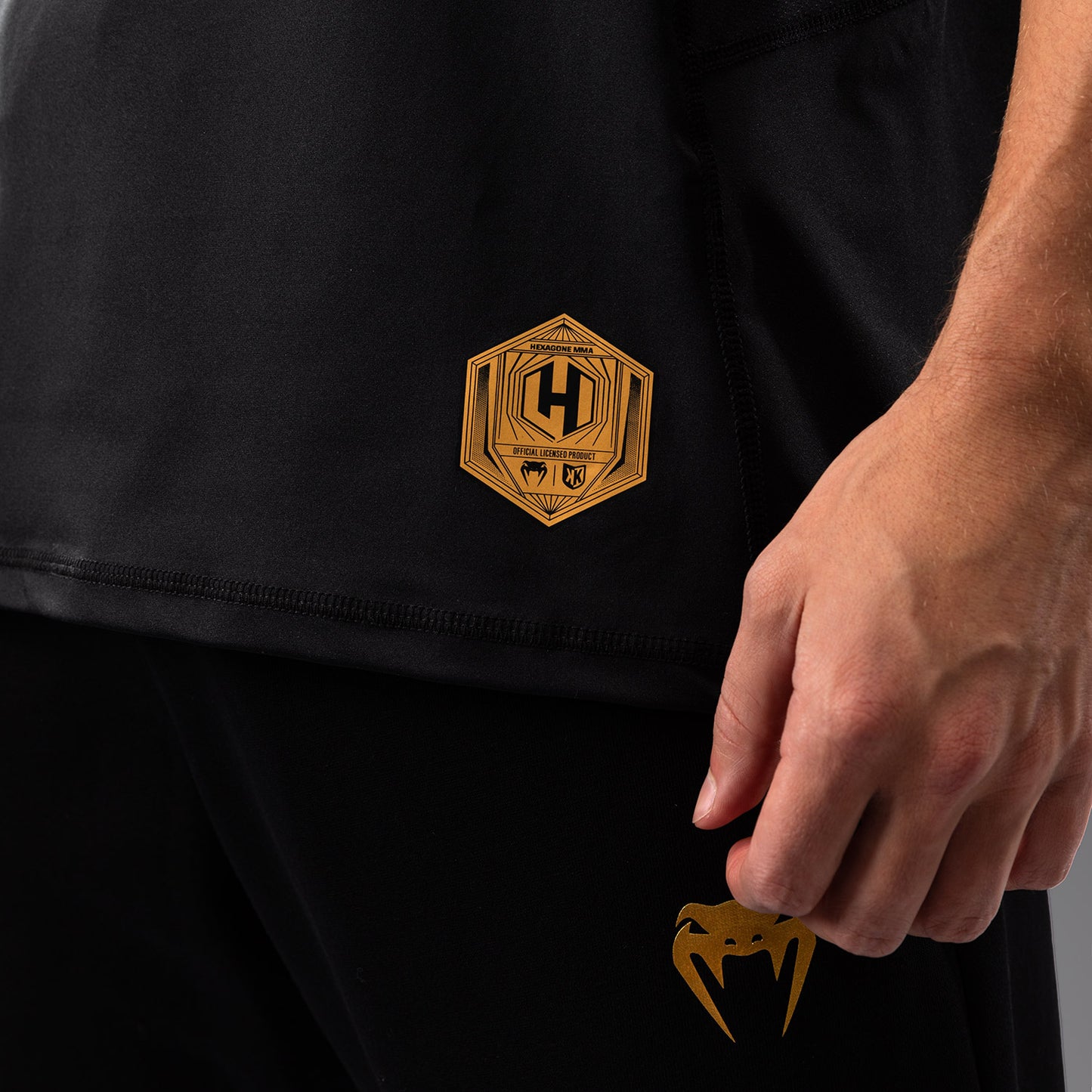 Футболка FK x Venum Hexagone MMA - черный/золотой