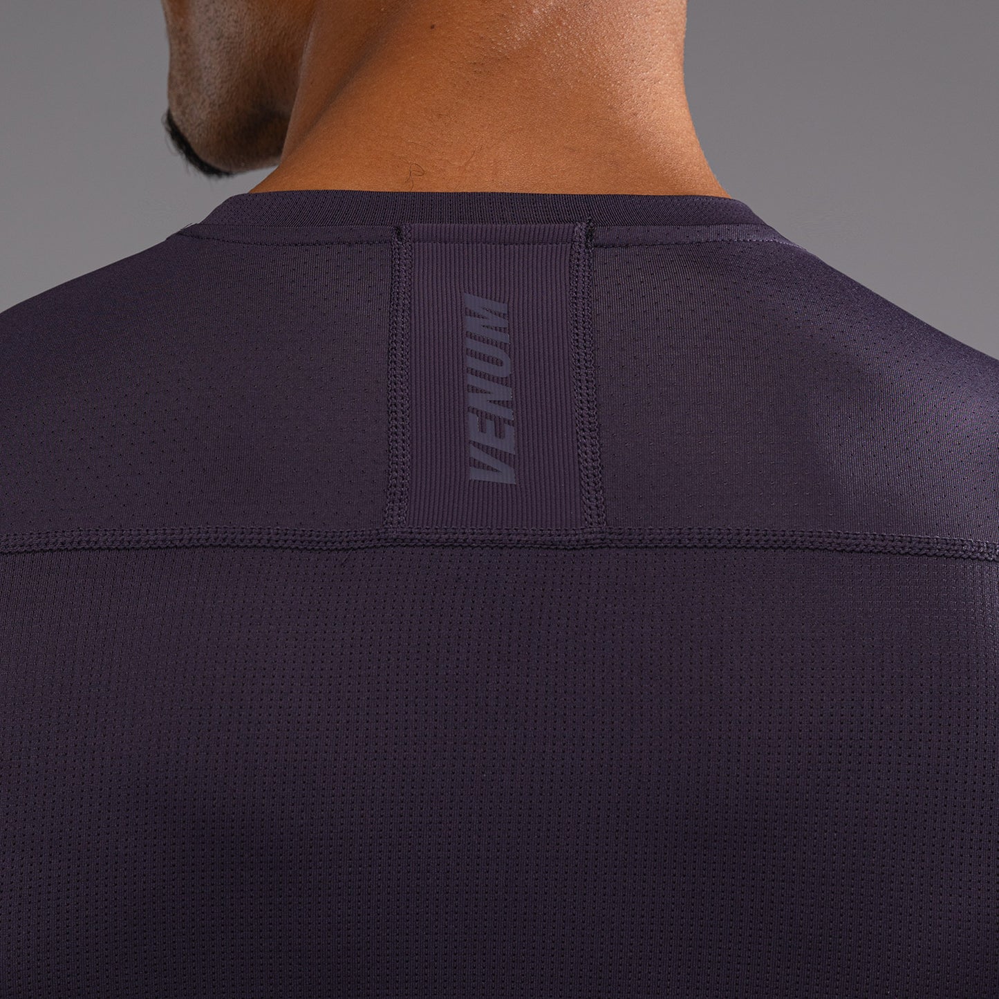 Короткий рукав Rashguard для мужчин Venum G-Fit Air - Глубокий фиолетовый