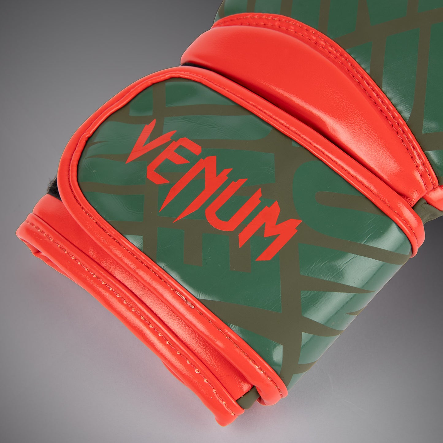 Боксерские перчатки Venum Contender 1.5 XT Kids - Армейский зелёный