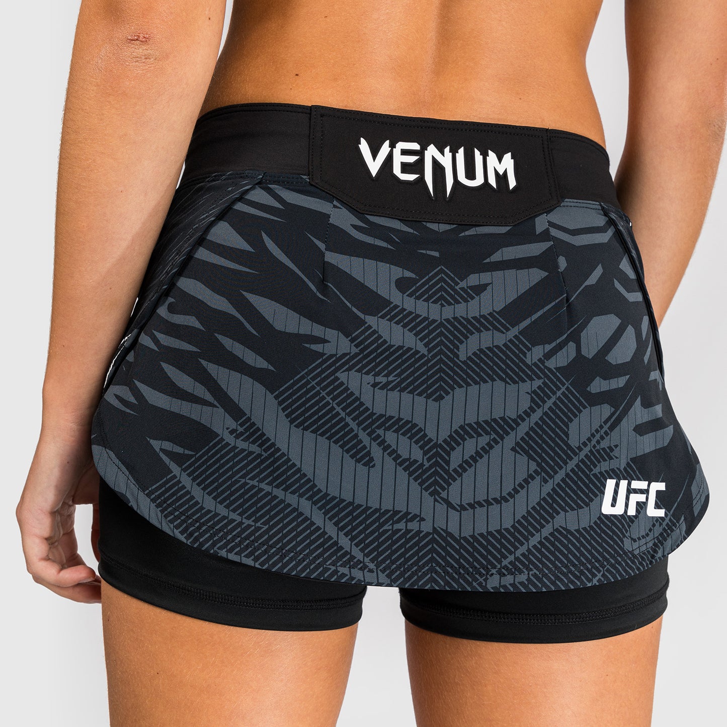 Женские шорты UFC Fusion by Venum Authentic Fight Night - Черный
