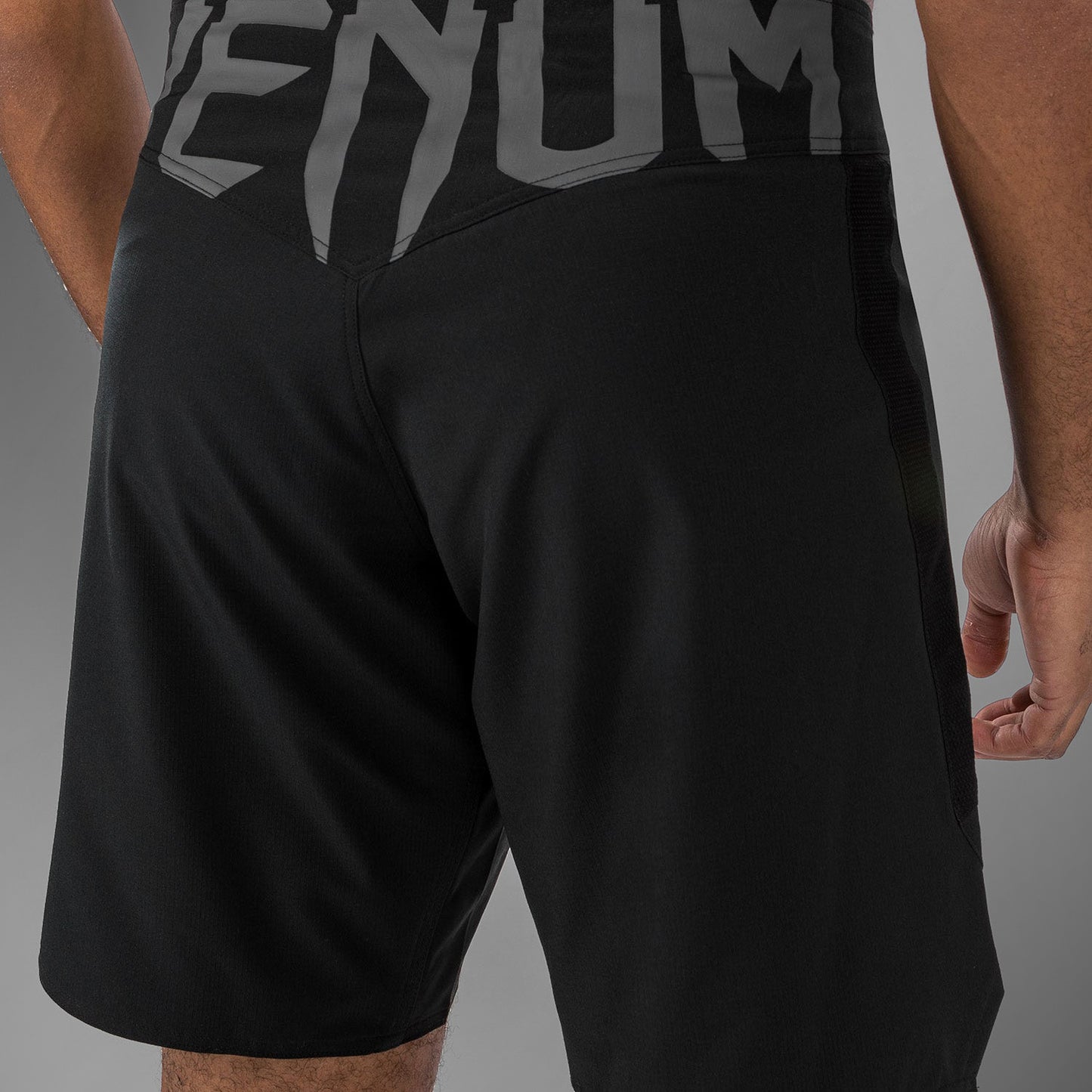 Venum Light 5.0 Боевые шорты - черный/белый