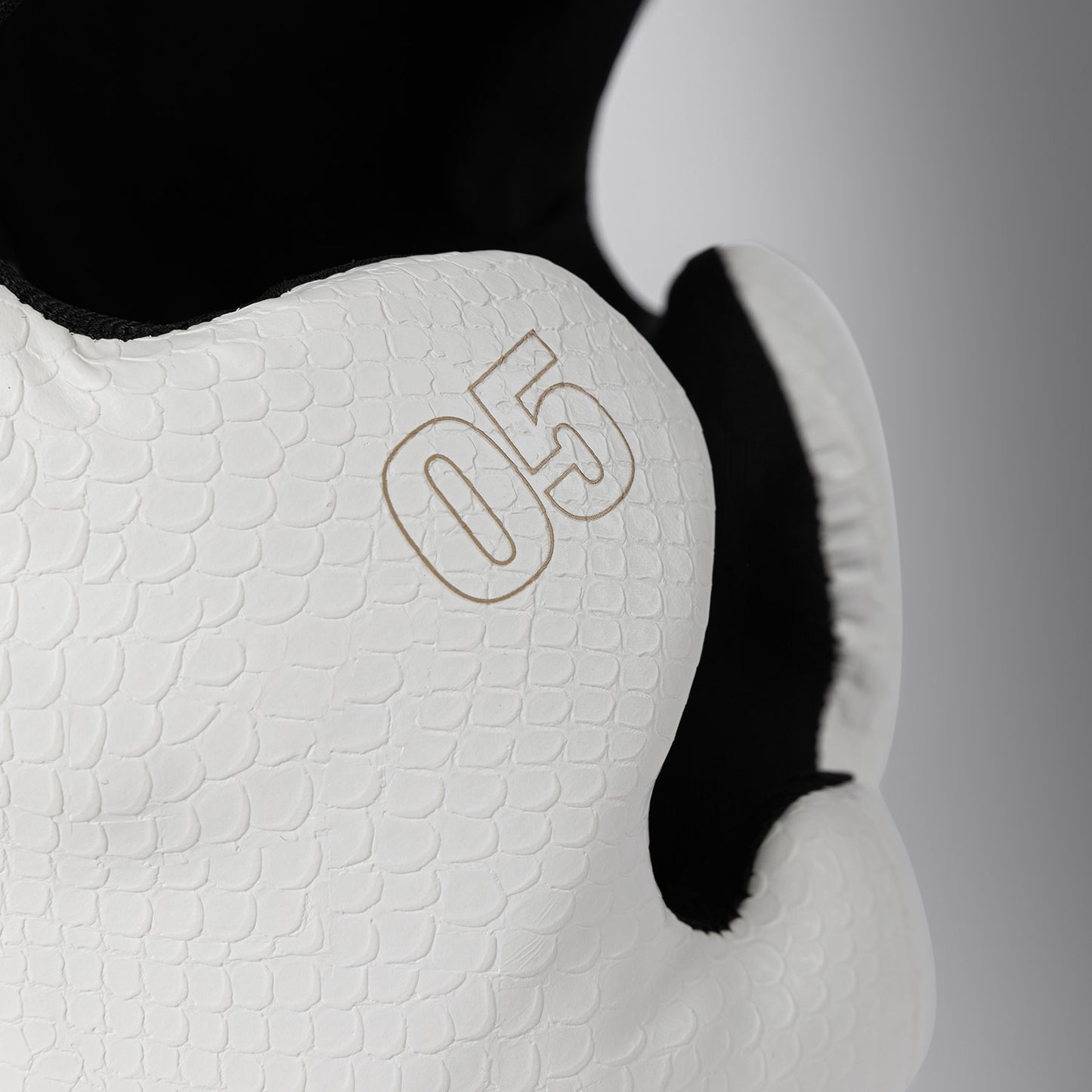 защитный шлем Venum Impact Evo Scales – Слоновая кость