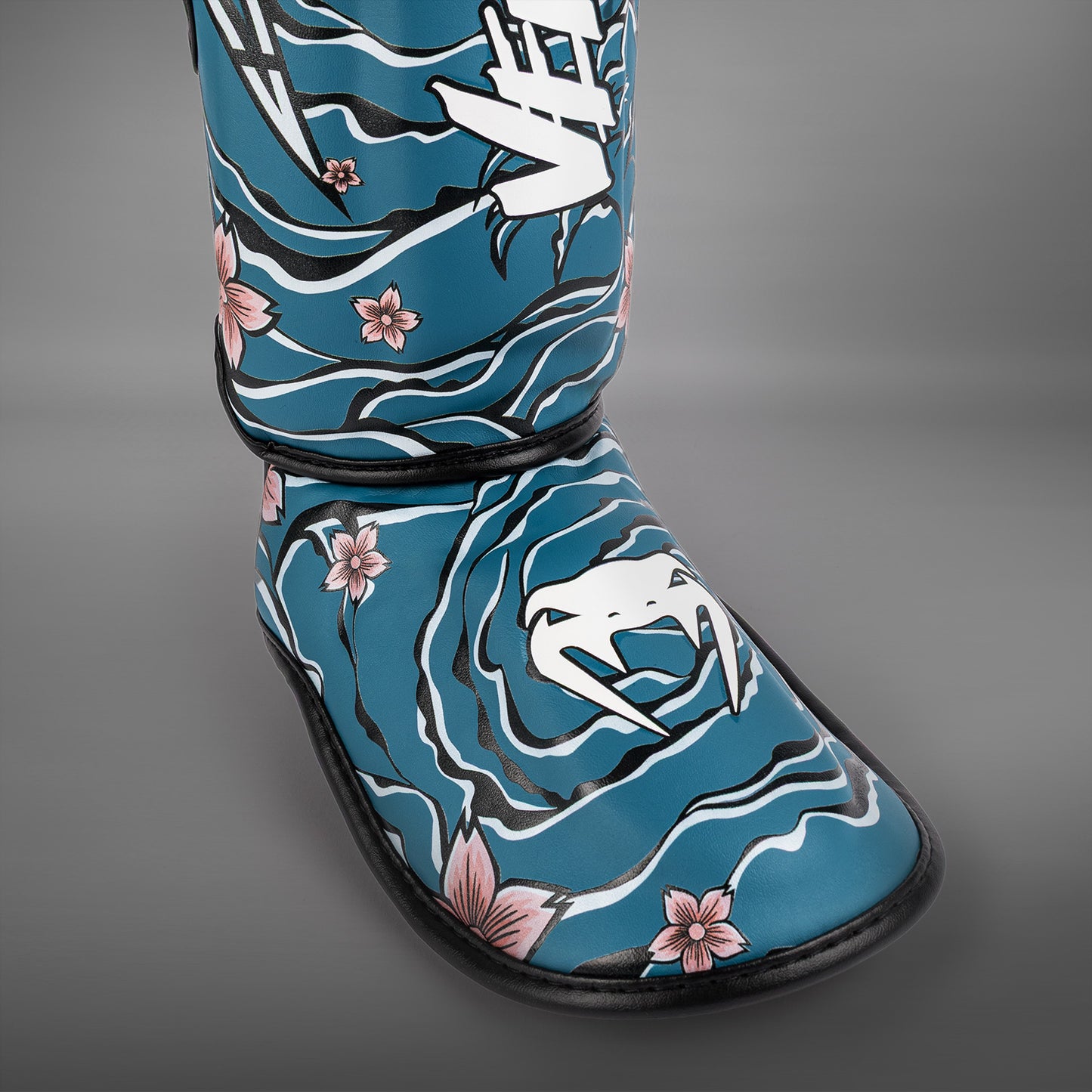 Щитки для голени Venum x Tawanchay – Синий/Белый