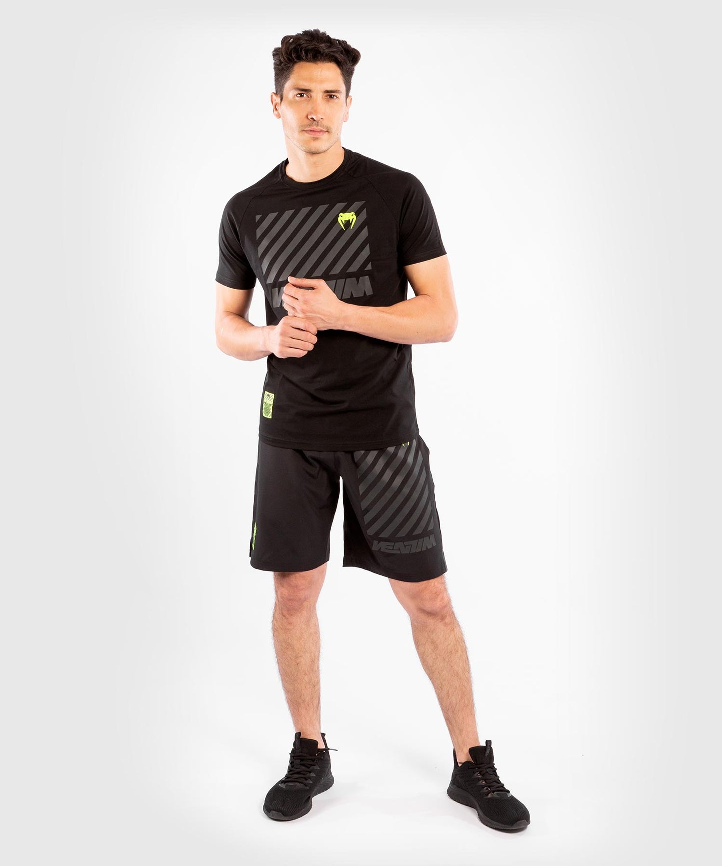 Спортивные шорты Venum Stripes - Чёрный