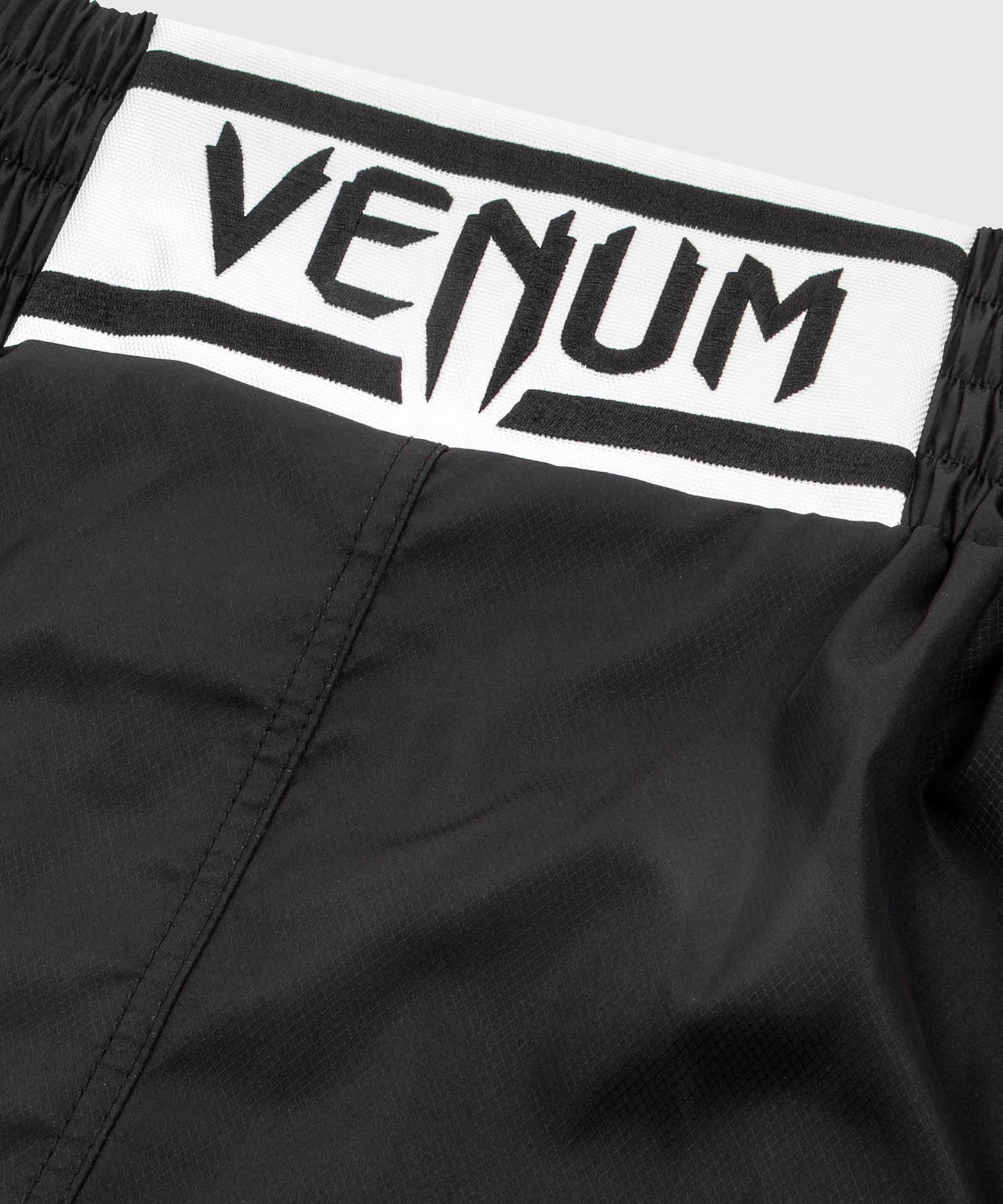 Шорты Venum Elite - Черный/Белый