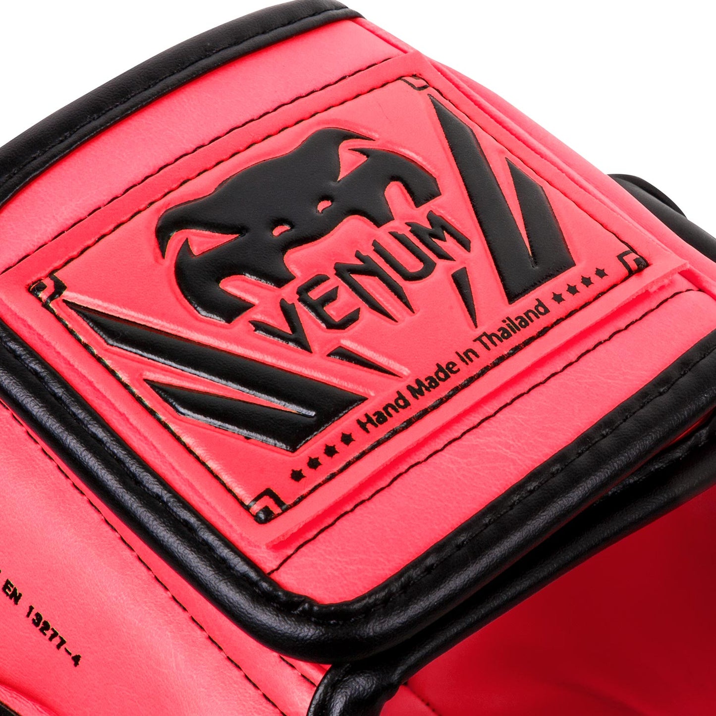 ШЛЕМ VENUM ELITE IRON - Нео-розовый