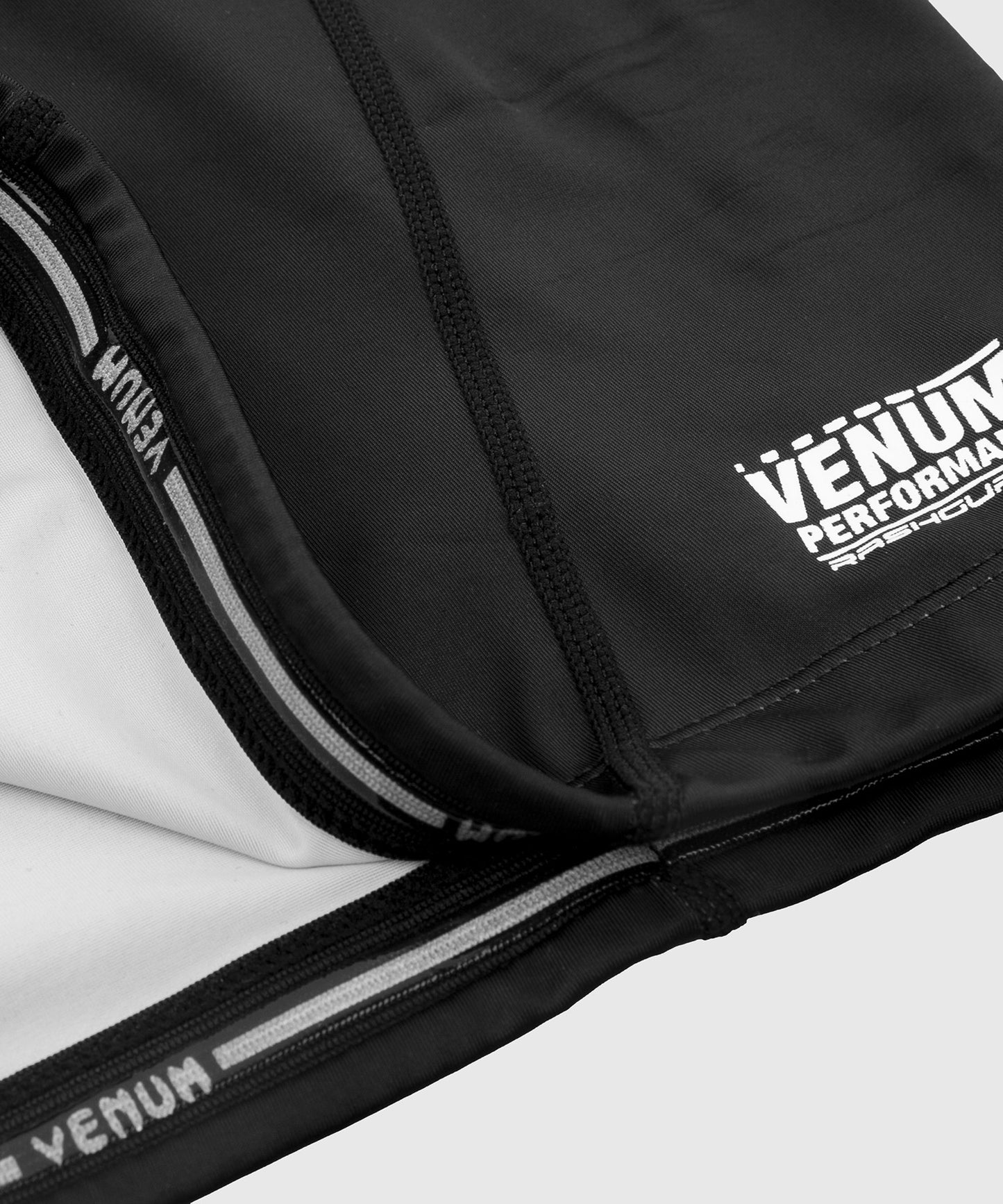 РАШГАРД VENUM GIANT - ЧЕРНЫЙ – ДЛИННЫЙ РУКАВ