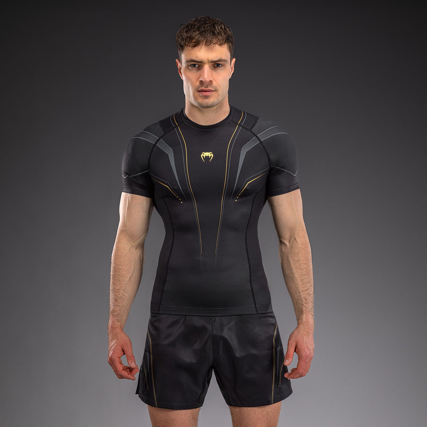 Рашгард с коротким рукавом Venum Streamline – Чёрный/Золотой