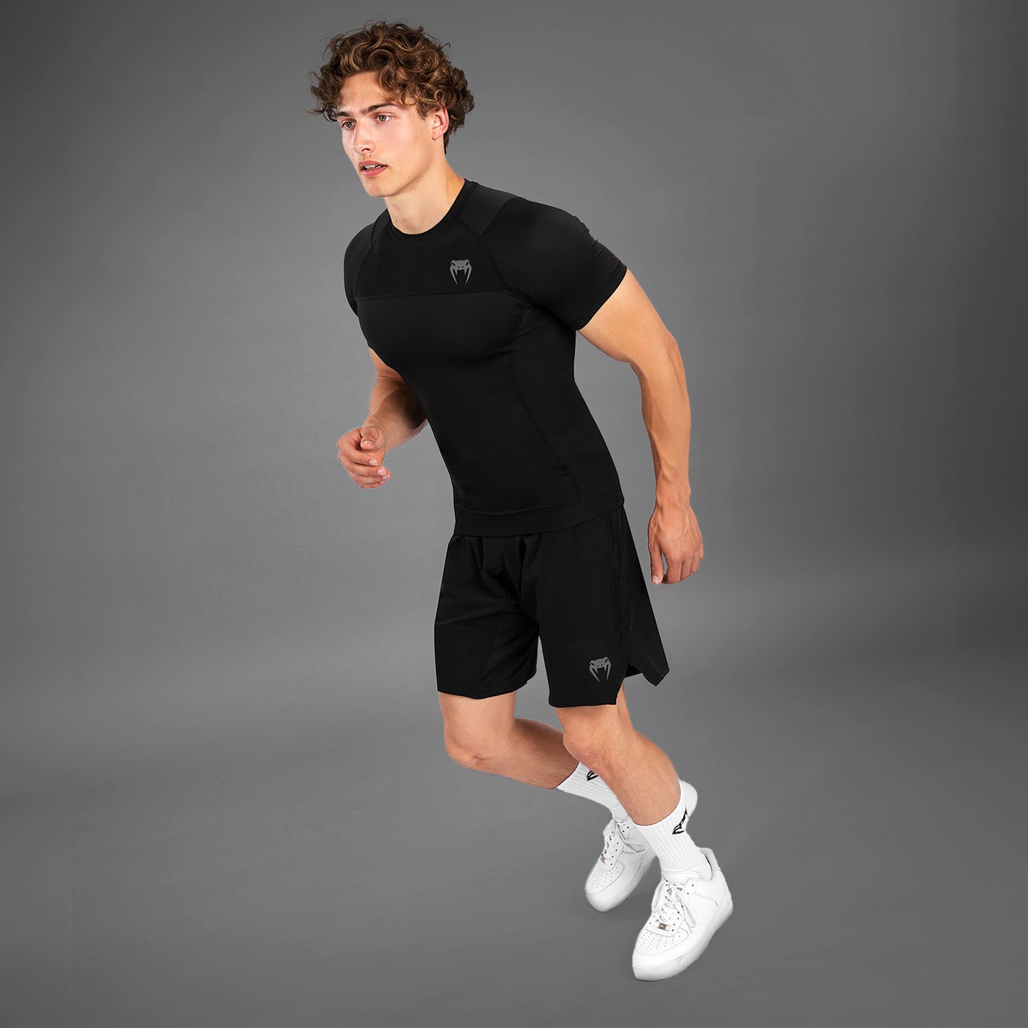 Короткий рукав для рашгарда Venum G-Fit Air - черный