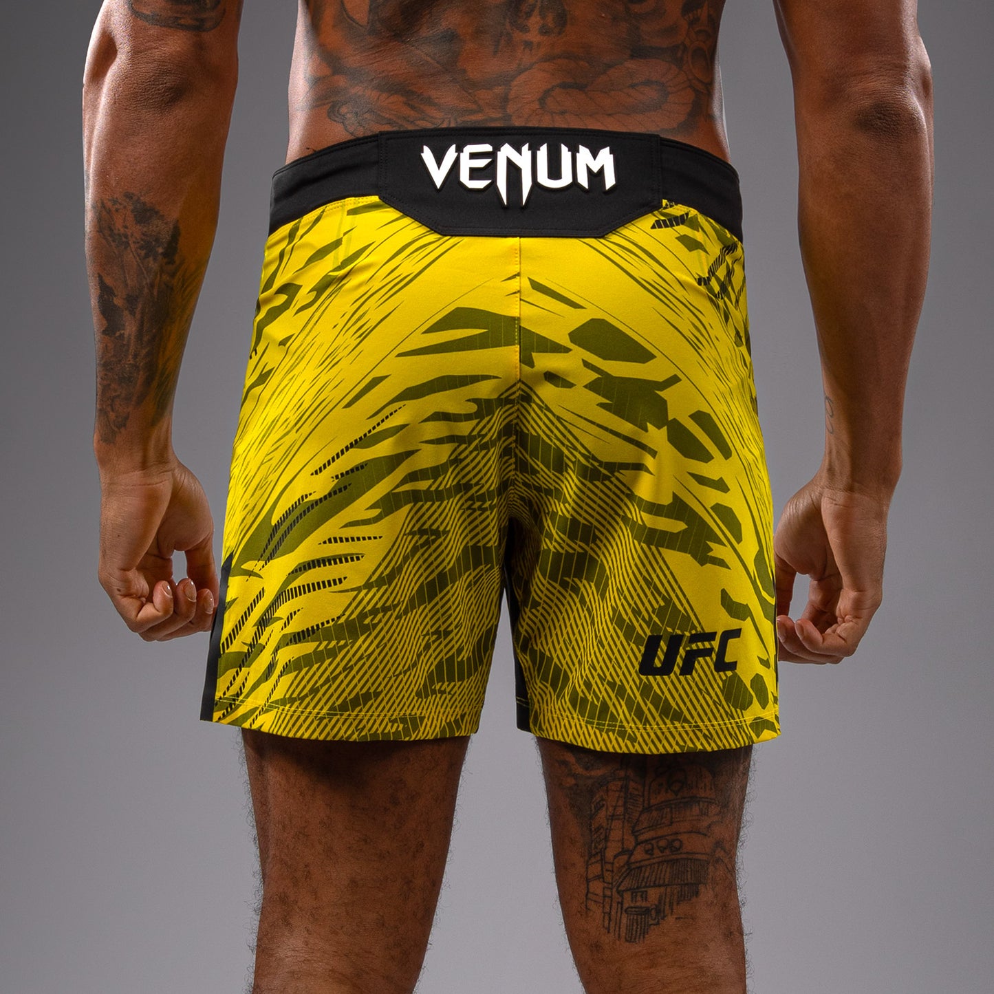 Шорты UFC Fusion by Venum Authentic Fight Night для мужчин - Короткий крой - Yellow