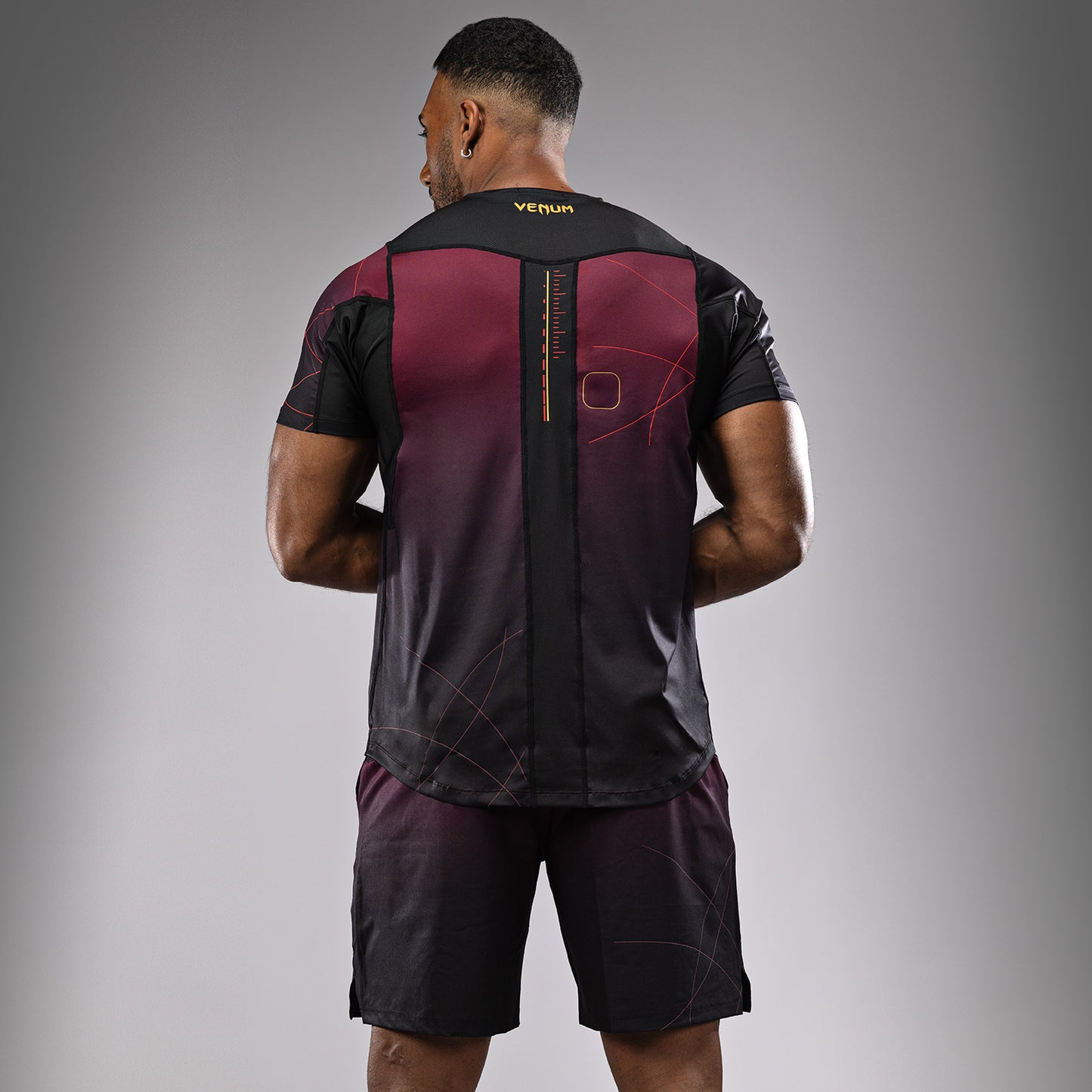 Venum Tactical XT Мужская футболка Dry Tech T-Shirt - черный/бордовый/золотой