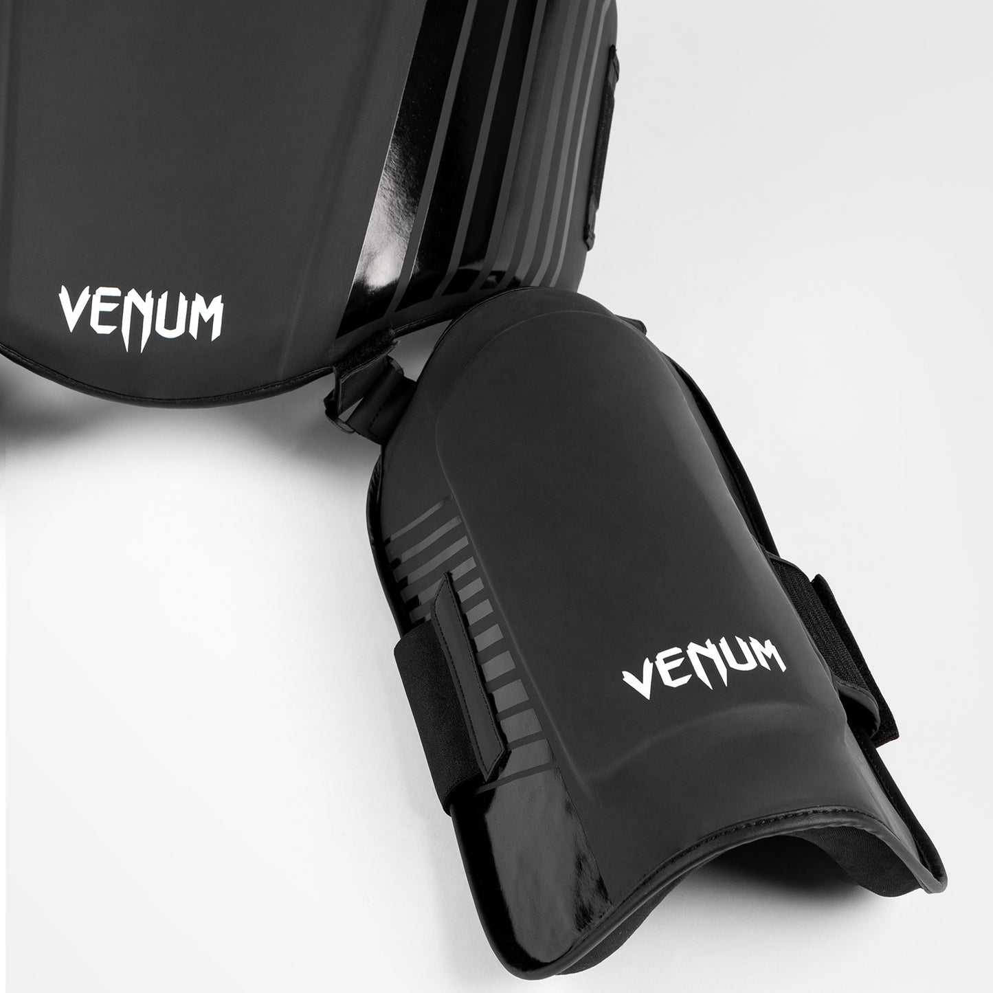 Защита живота и ног Venum Challenger - Чёрный/Белый