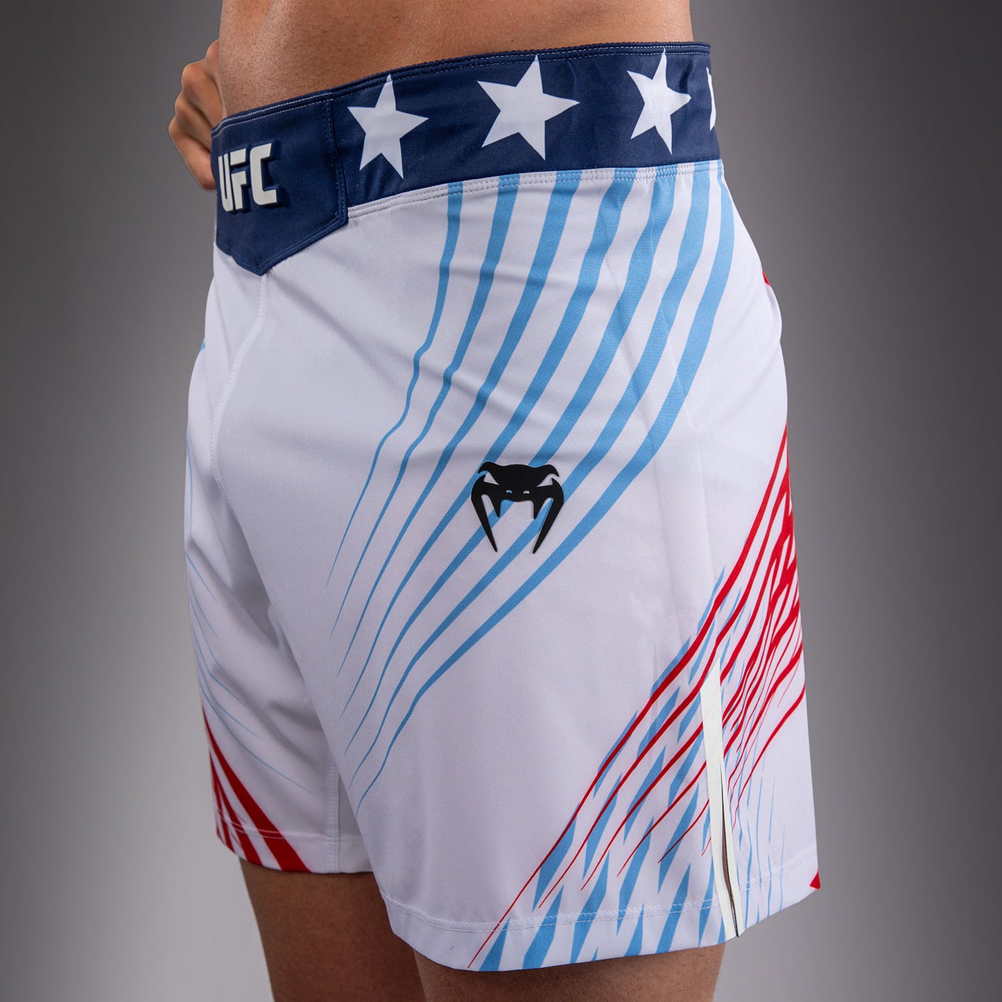 Official UFC Freedom 250 by Venum Authentic Fight Night Бойцовские шорты короткого кроя для мужчин - Белый