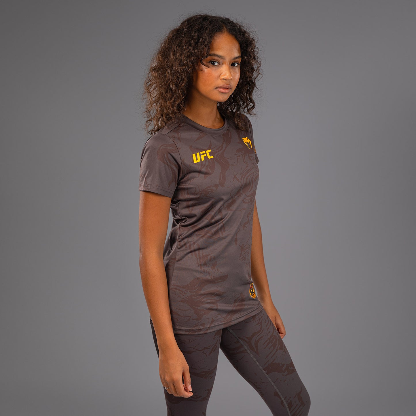 Футболка UFC Fusion by Venum Fight Week Dry-Tech для женщин - Earthen Brown