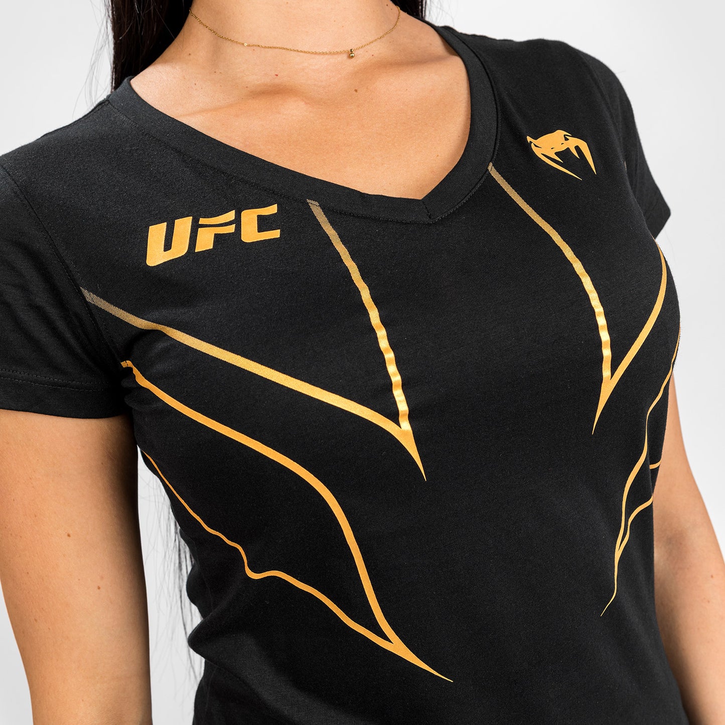 ЖЕНСКАЯ ФУТБОЛКА UFC VENUM FIGHT NIGHT 2.0 REPLICA - ЧЕМПИОН