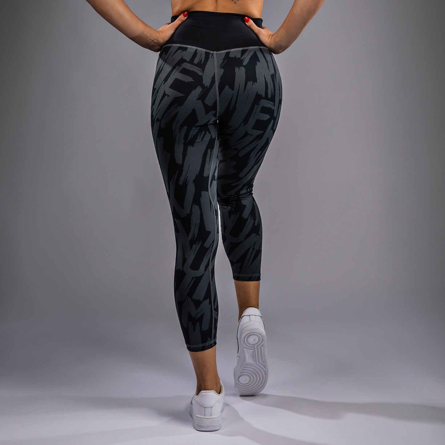 Женские леггинсы Venum Graffiti Leggings 7/8 - Urban Charcoal