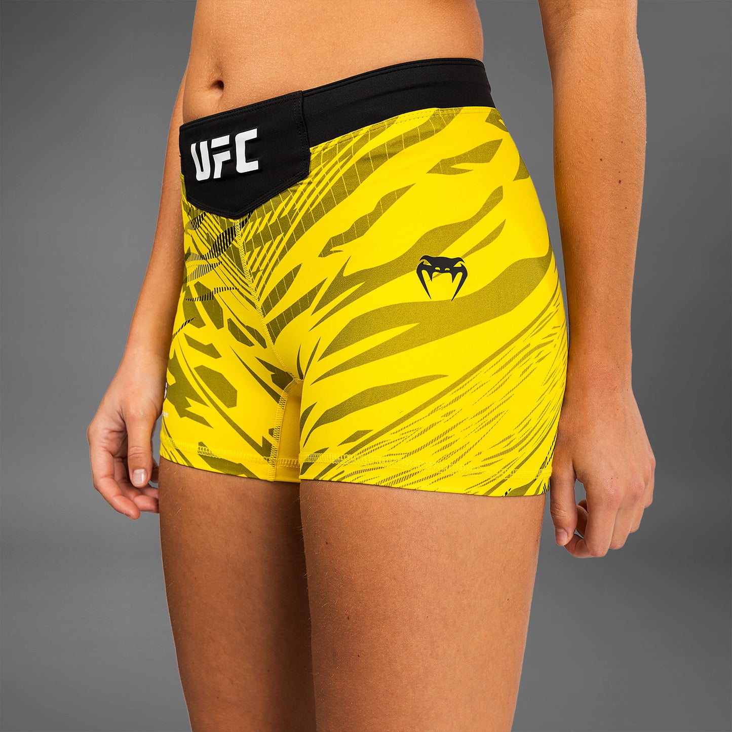 Шорты Vale Tudo UFC Fusion by Venum Authentic Fight Night для женщин - Короткий крой - Yellow