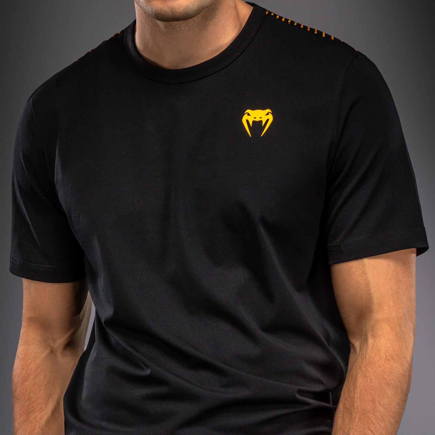 Футболка Venum Quetzal Fury - Чёрный/Красный Fury/Мандариновый