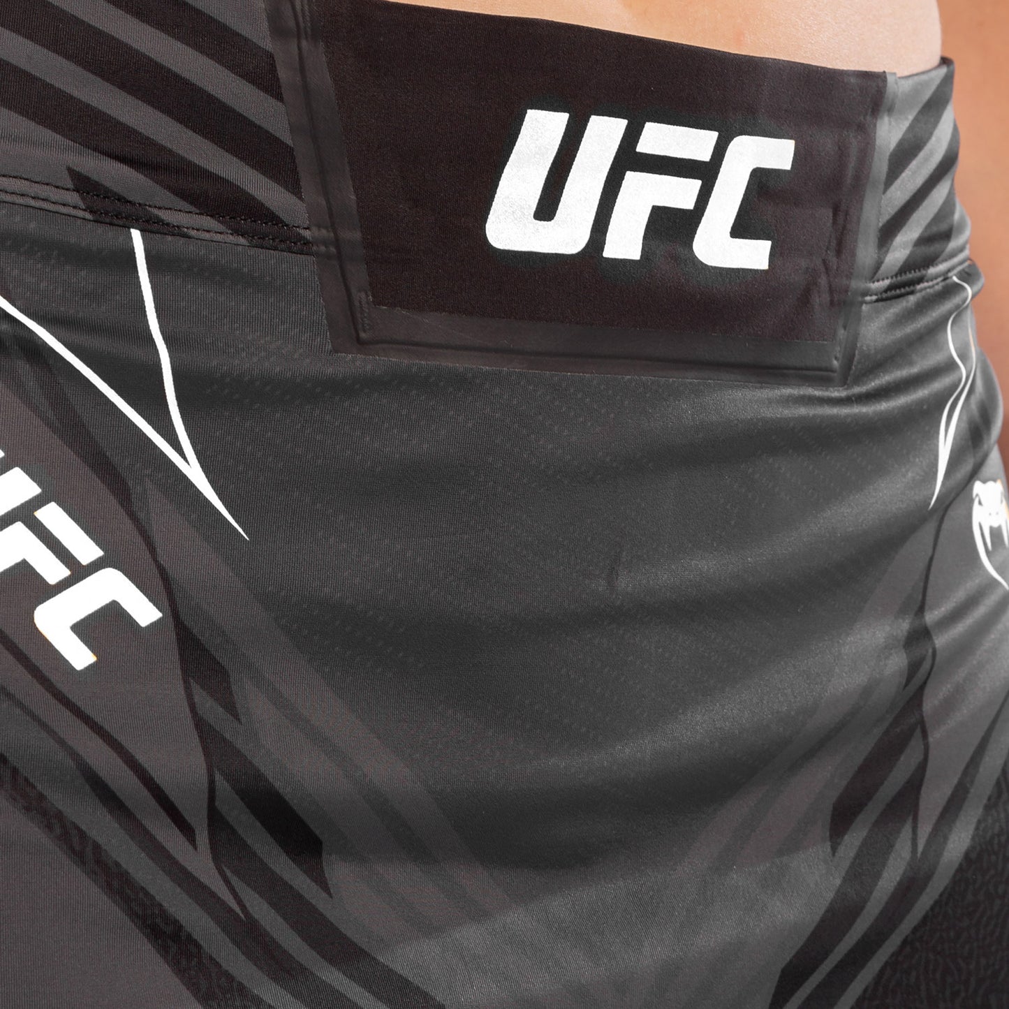ЖЕНСКАЯ ЮБКА-ШОРТЫ UFC VENUM FIGHT NIGHT - Чёрный