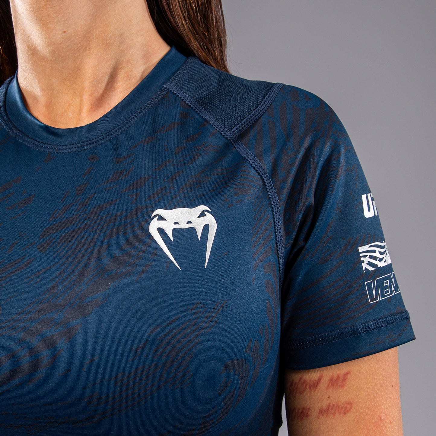 Рашгард UFC Fusion by Venum Fight Week с коротким рукавом для женщин - Oceanic Blue