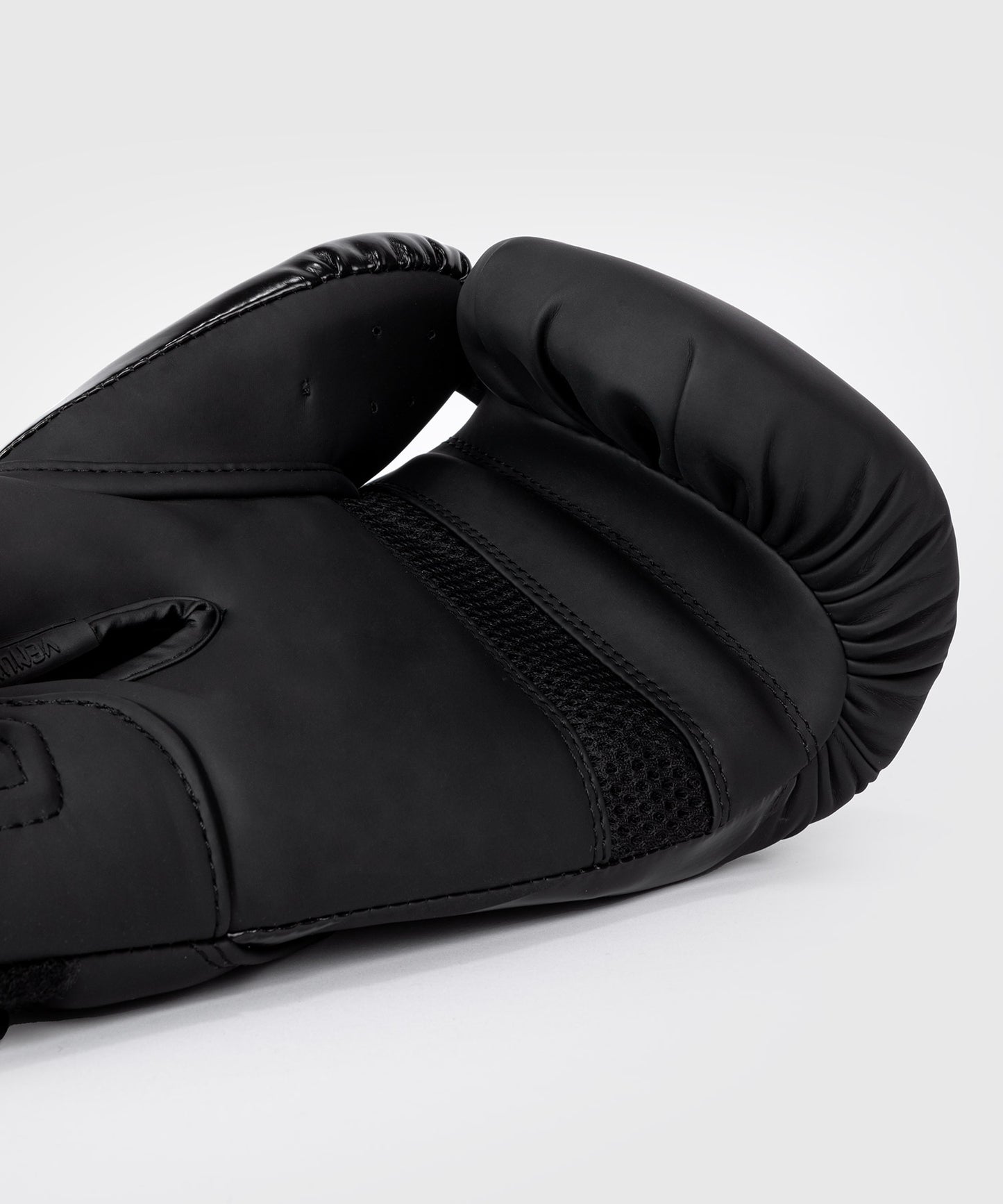 Боксерские перчатки Venum Challenger 4.0 - черный/черный