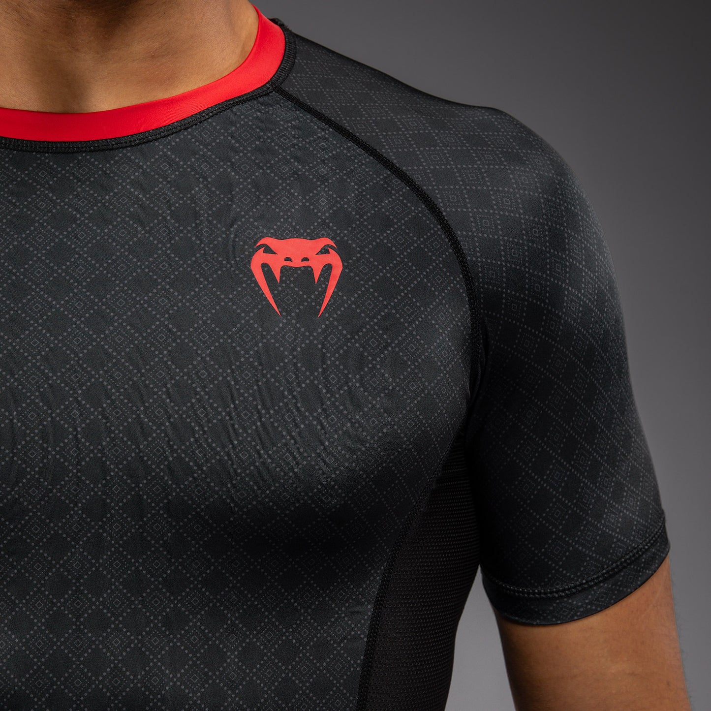 Рашгард с коротким рукавом Venum x Roger Gracie Signature - Чёрный/Красный