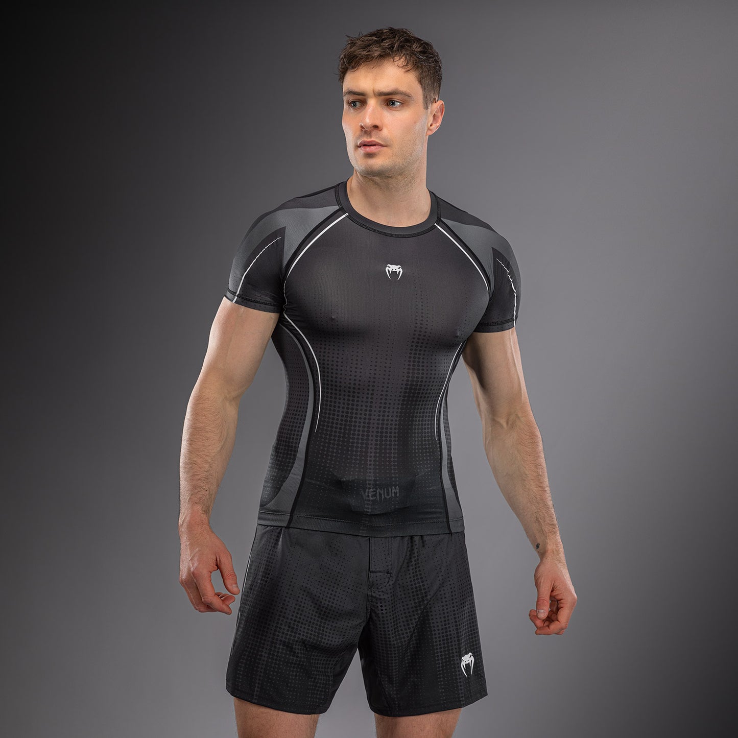 Рашгард с коротким рукавом Venum Stealth – Чёрный/Белый