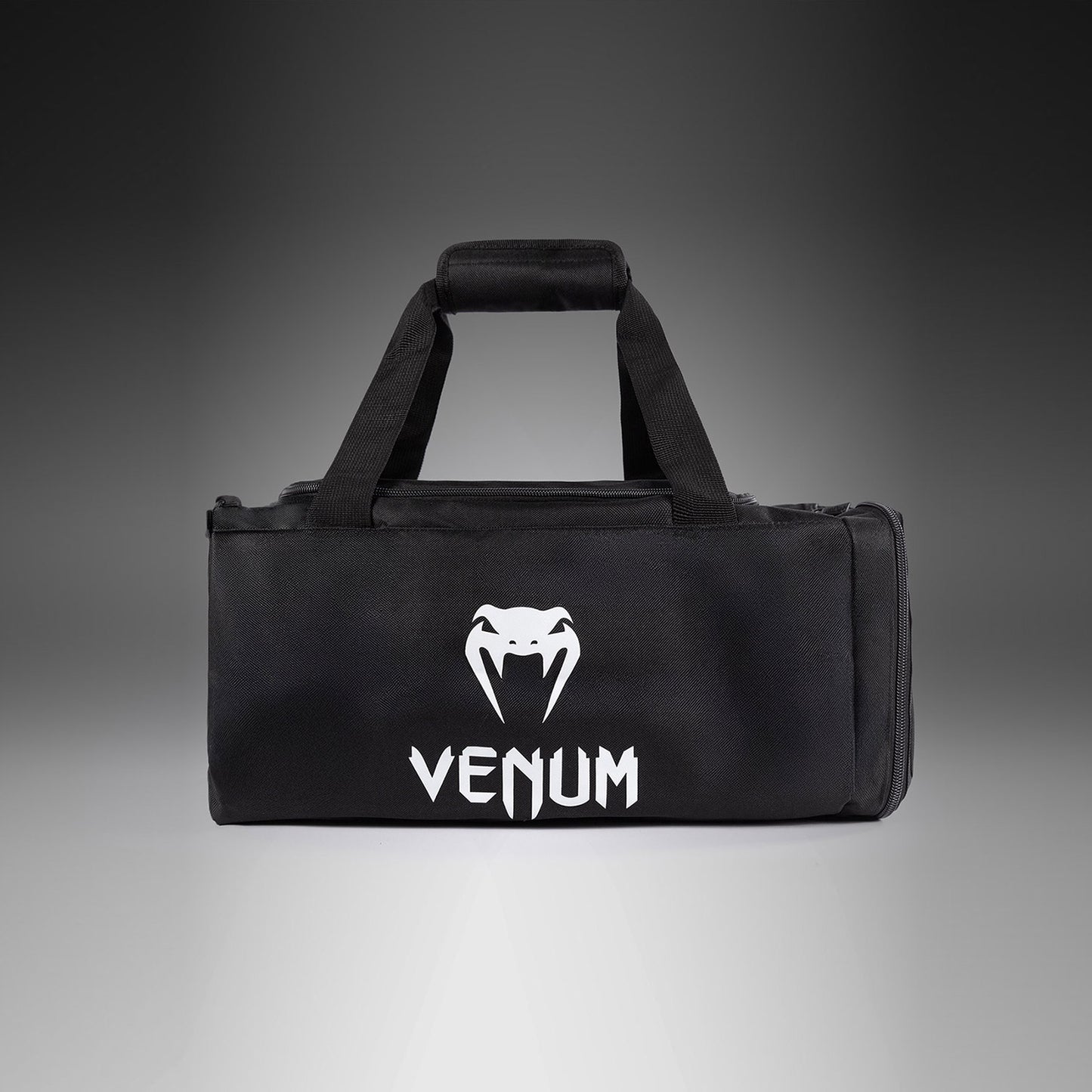 Спортивная сумка Venum Essential (26L) - черная
