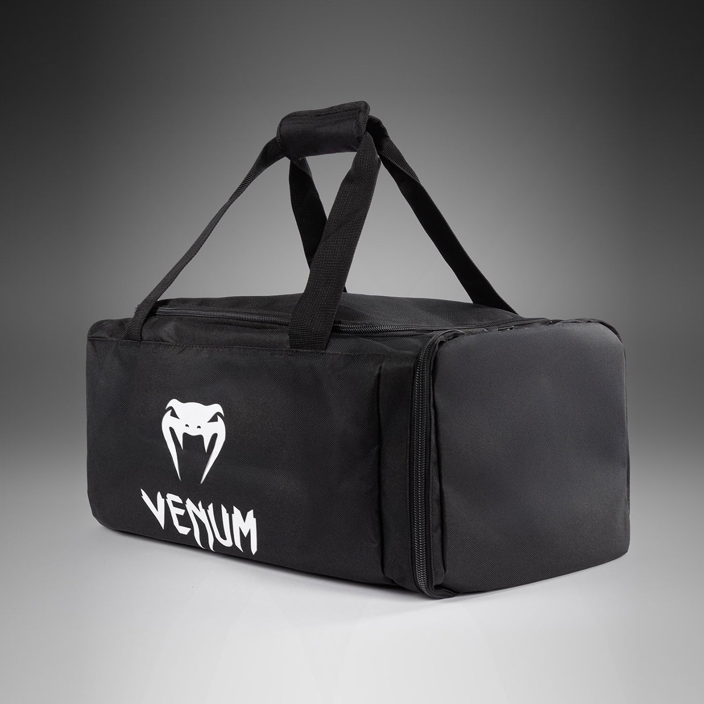 Спортивная сумка Venum Essential (37L) - черная