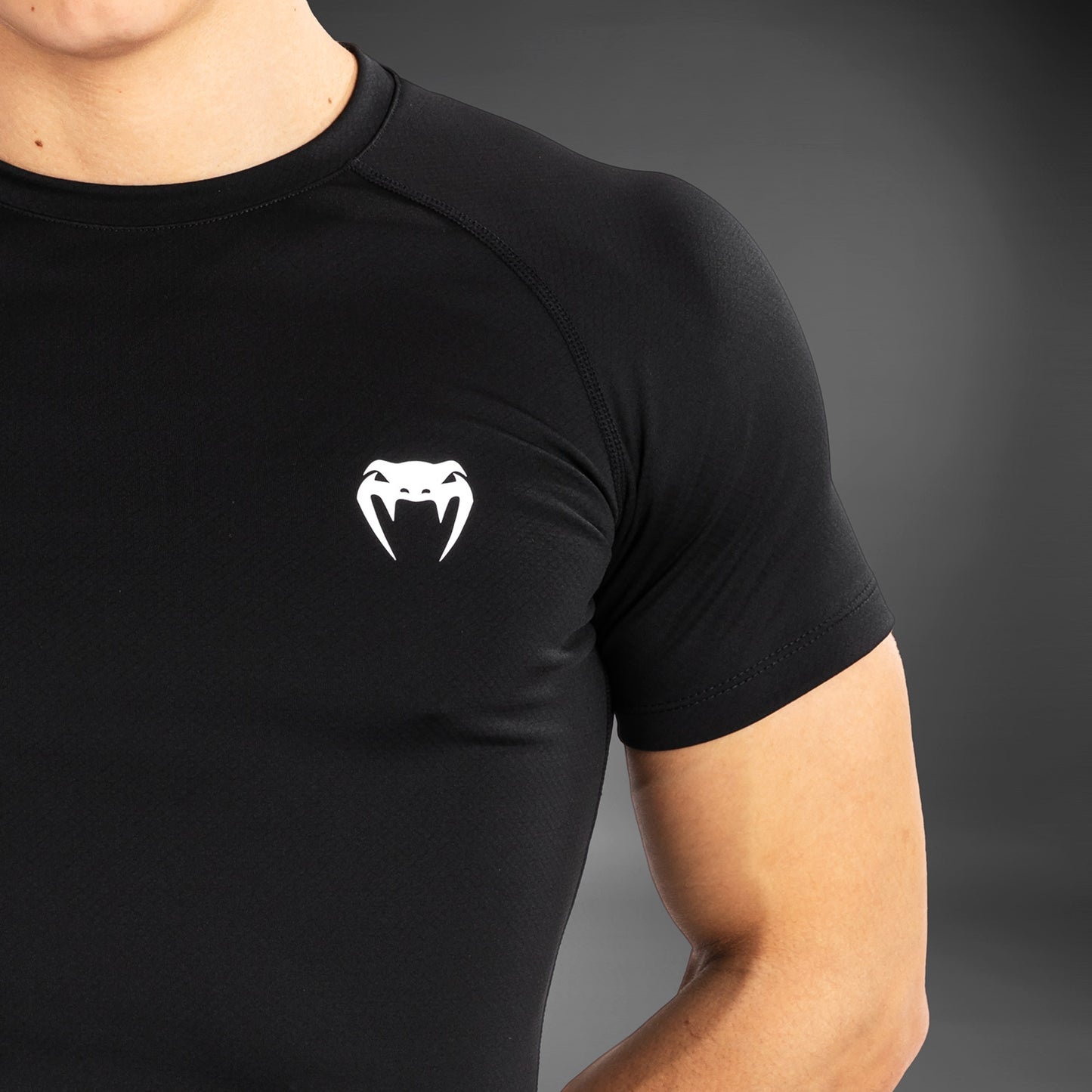 Мужской рашгард с коротким рукавом Venum Contender - черный/белый