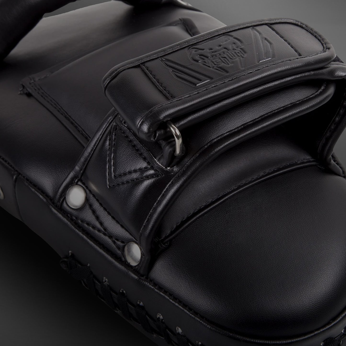 Тренерские лапы Venum Elite Big Focus Mitts  - Черный/Черный
