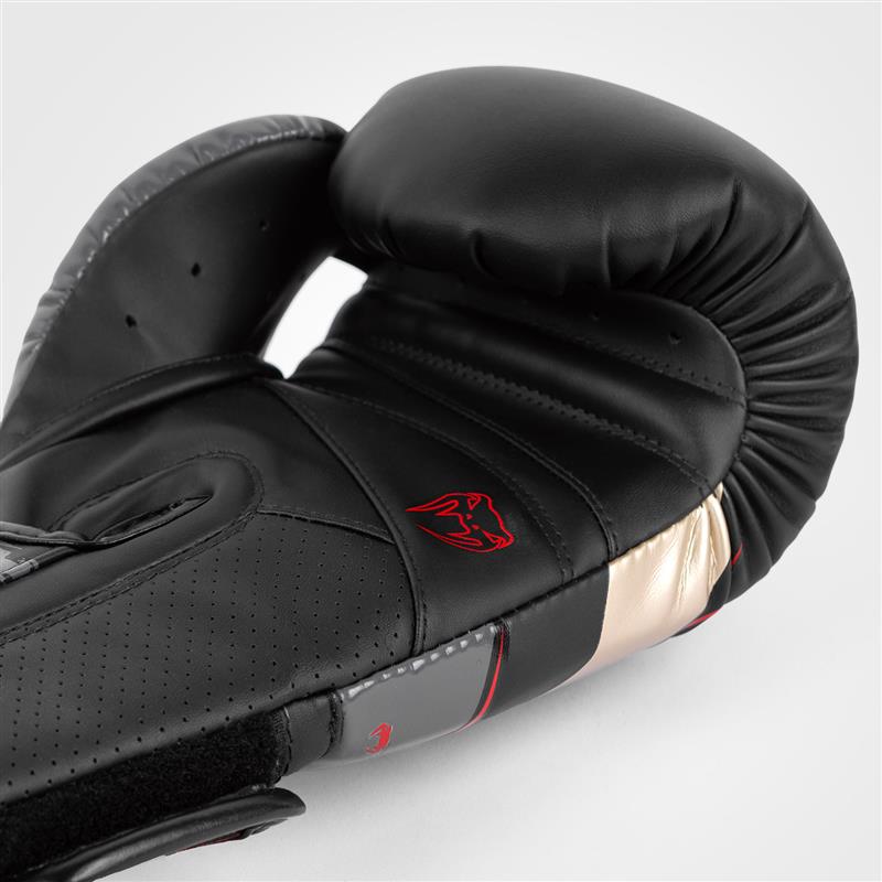 Боксерские перчатки Venum Elite Evo - черный/золотой/красный