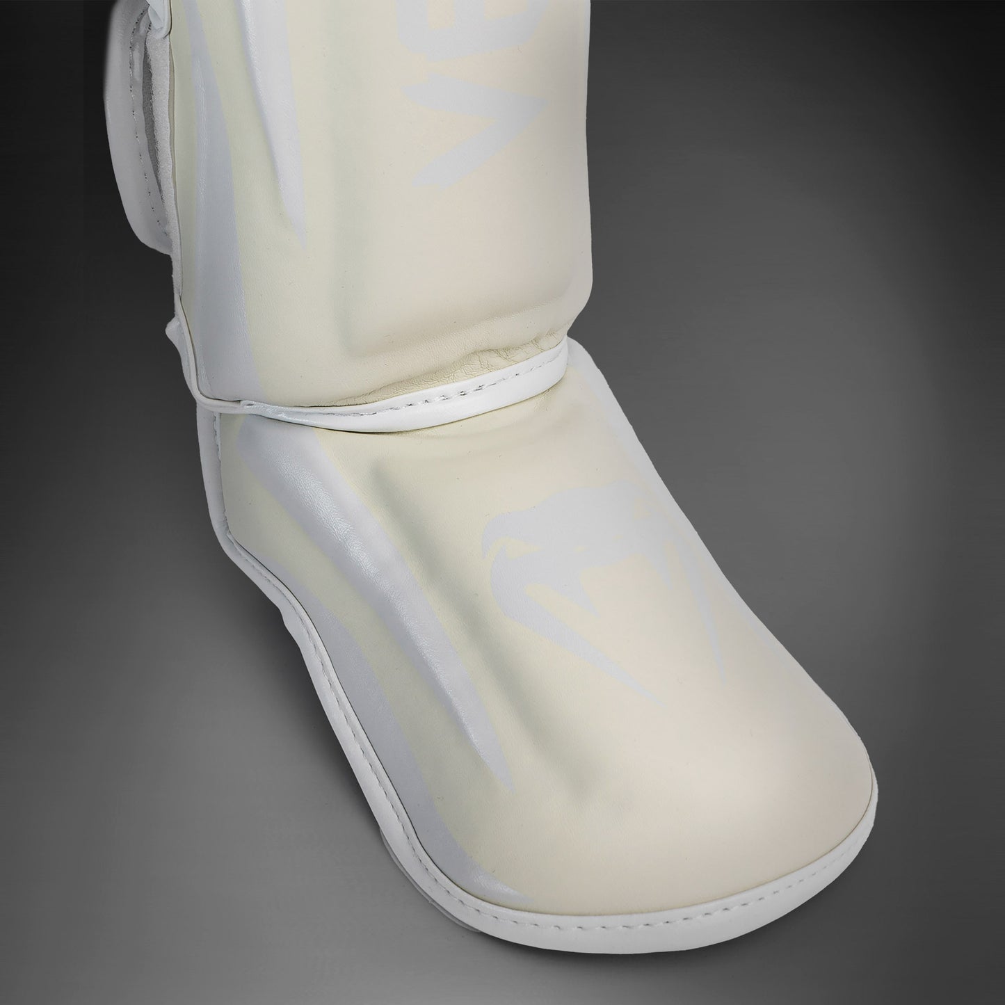 ЩИТКИ VENUM ELITE STANDUP - Белый