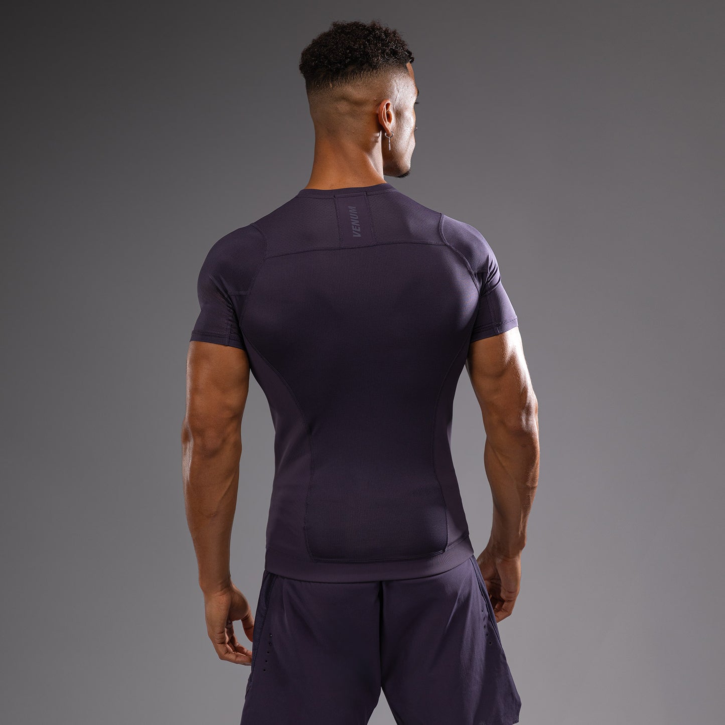 Короткий рукав Rashguard для мужчин Venum G-Fit Air - Глубокий фиолетовый