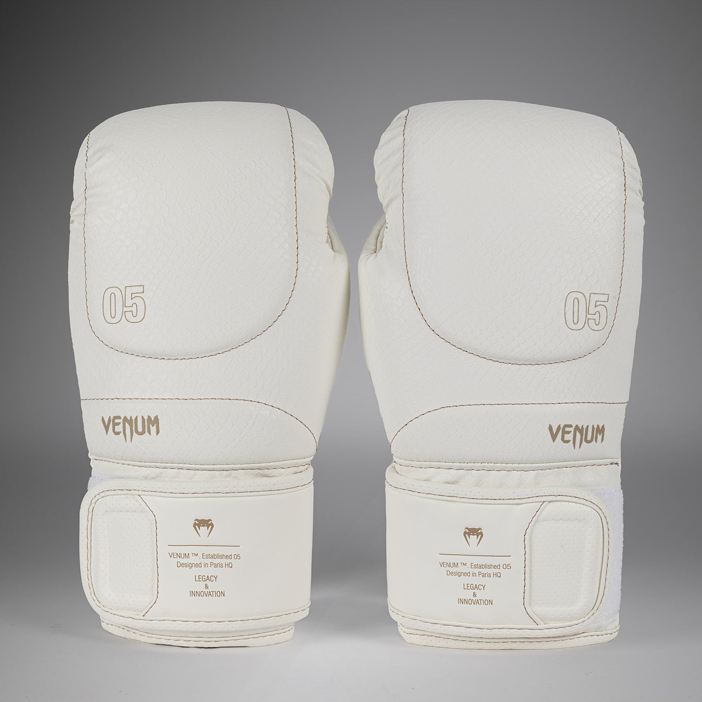 Боксерские перчатки Venum Impact Evo Scales – Слоновая кость